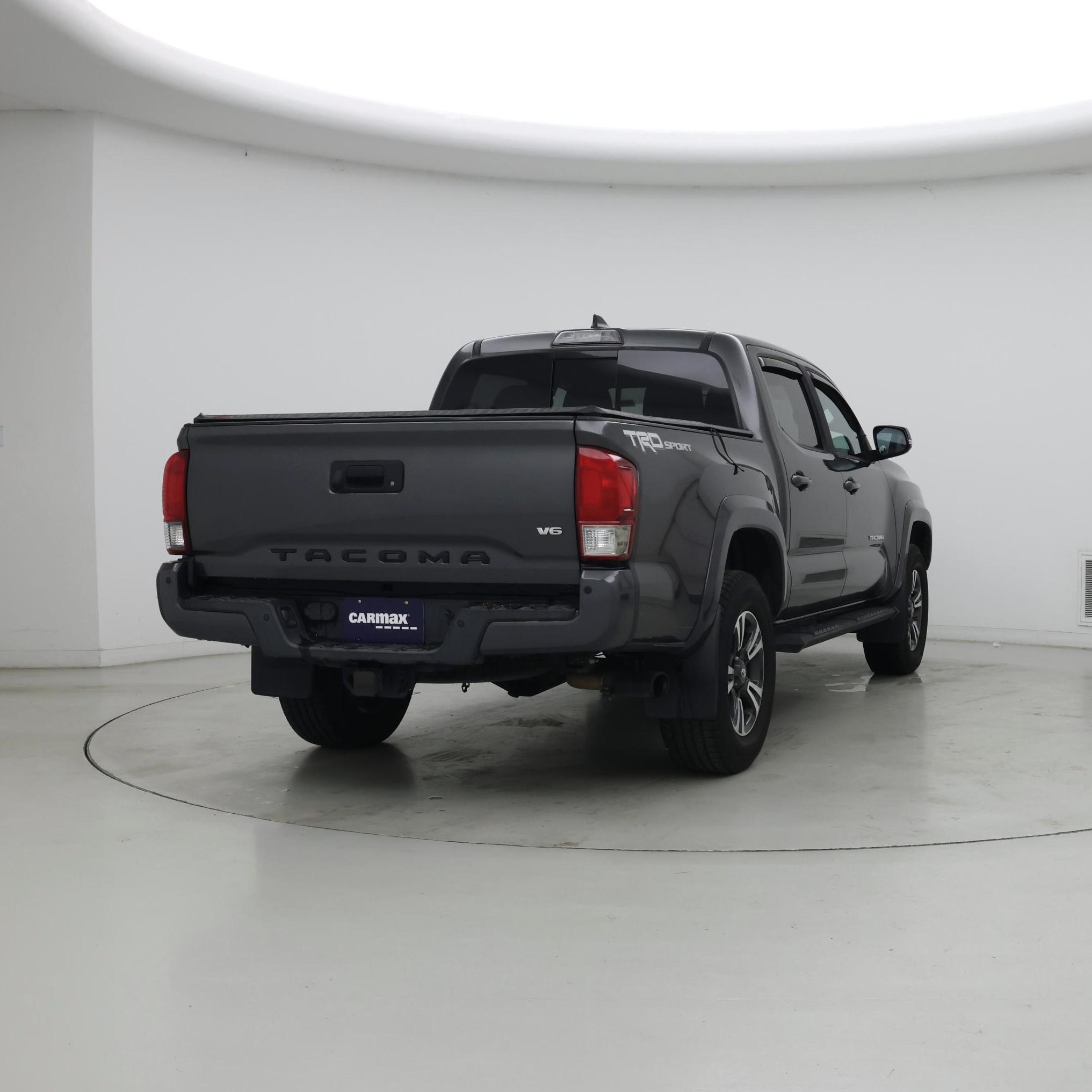 Thumbnail: 2019 Toyota Tacoma - 8