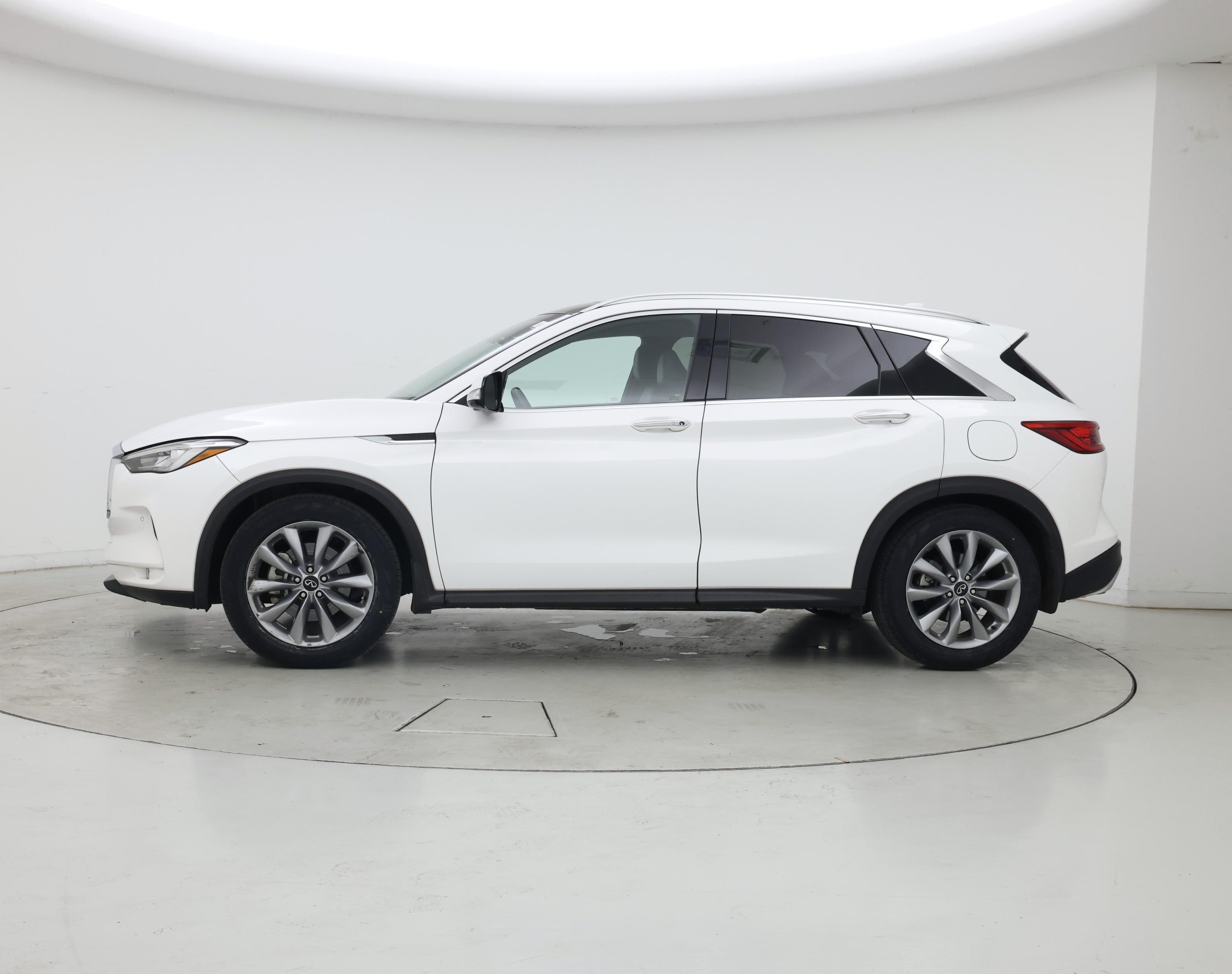 Thumbnail: 2021 INFINITI QX50 - 3