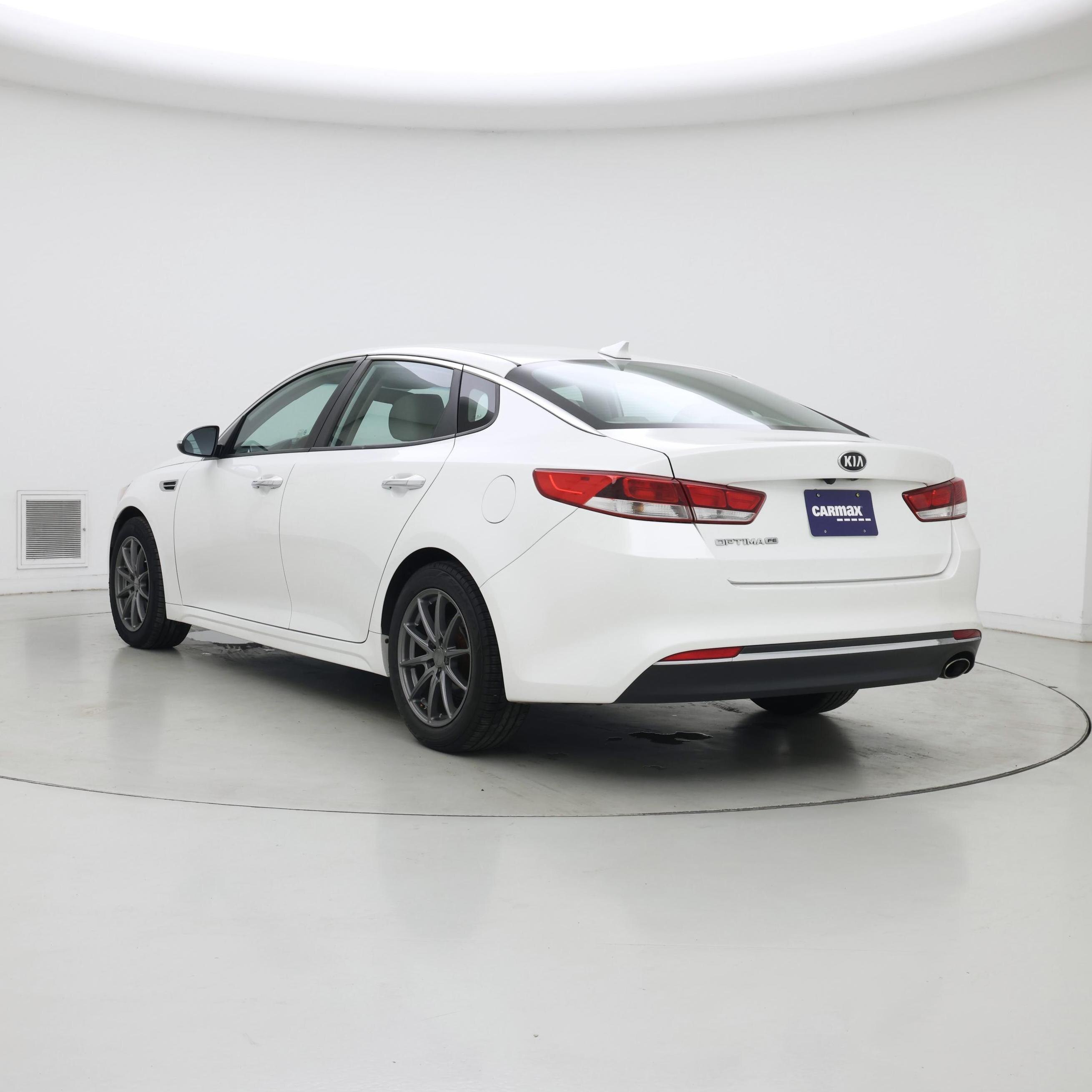 Thumbnail: 2016 Kia Optima - 2
