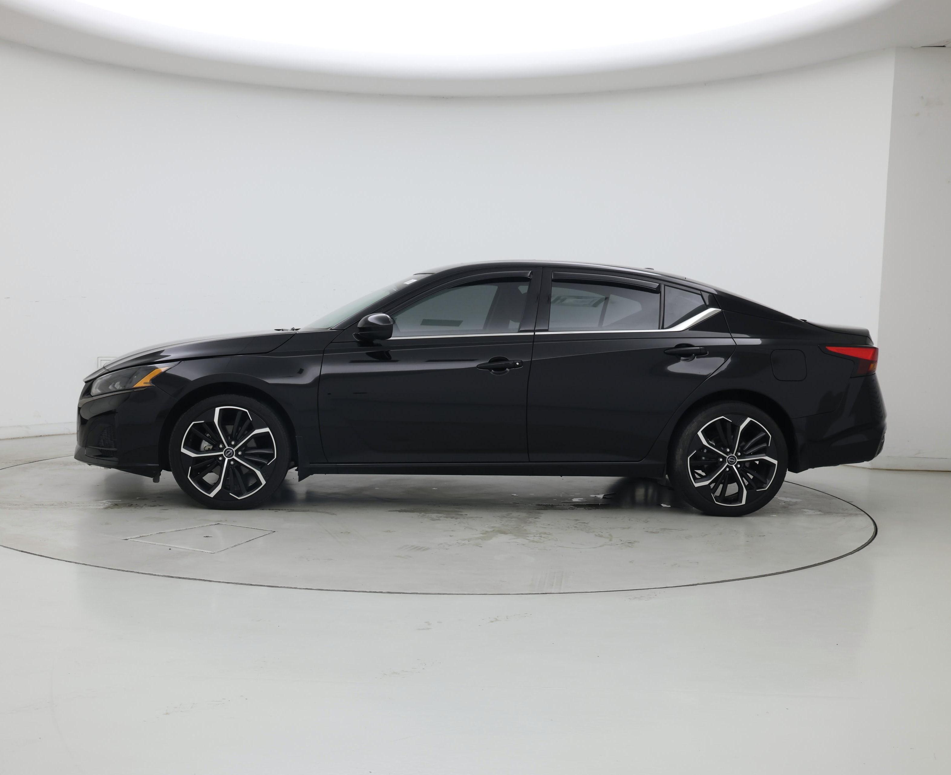 Thumbnail: 2023 Nissan Altima - 3