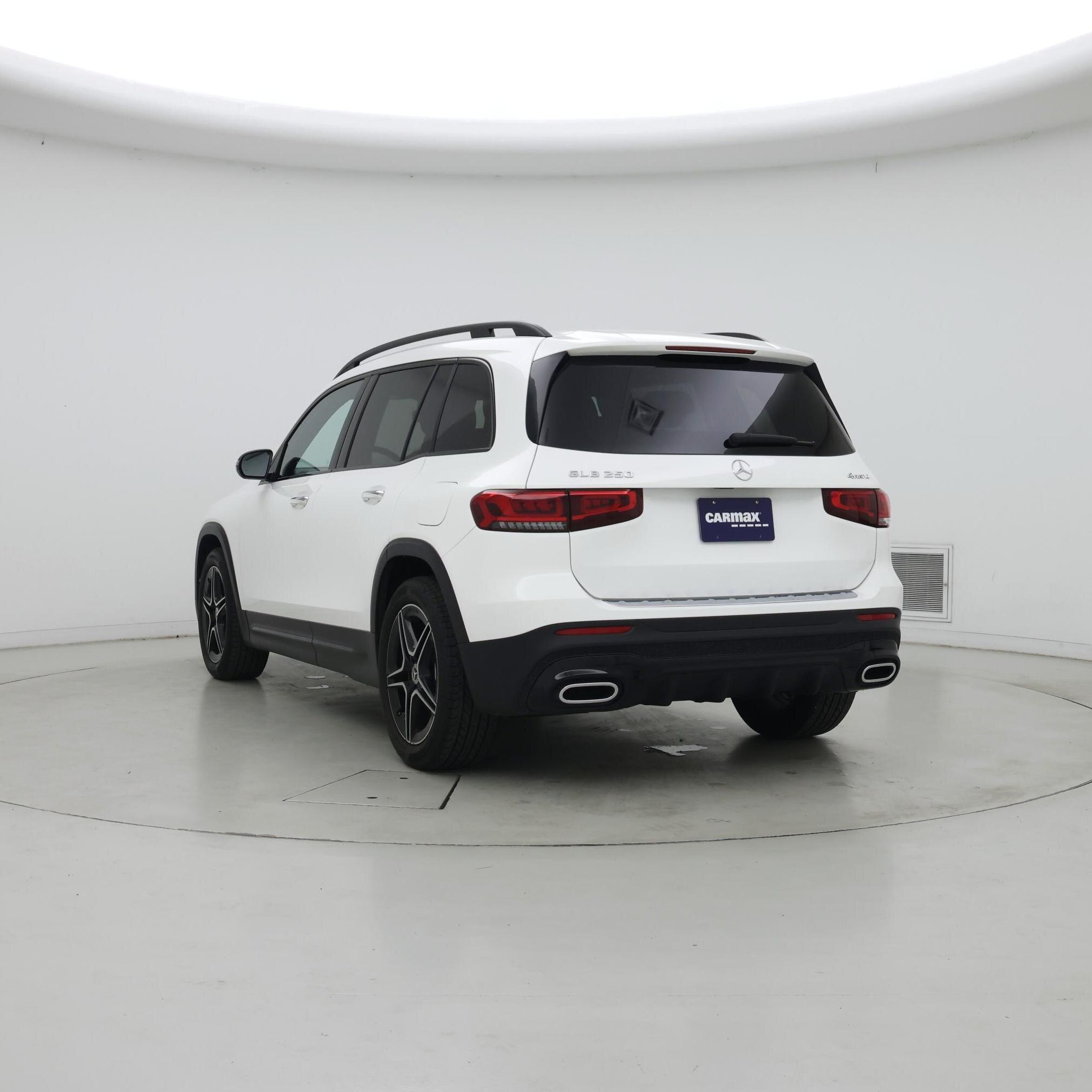 Thumbnail: 2021 Mercedes-Benz GLB - 2