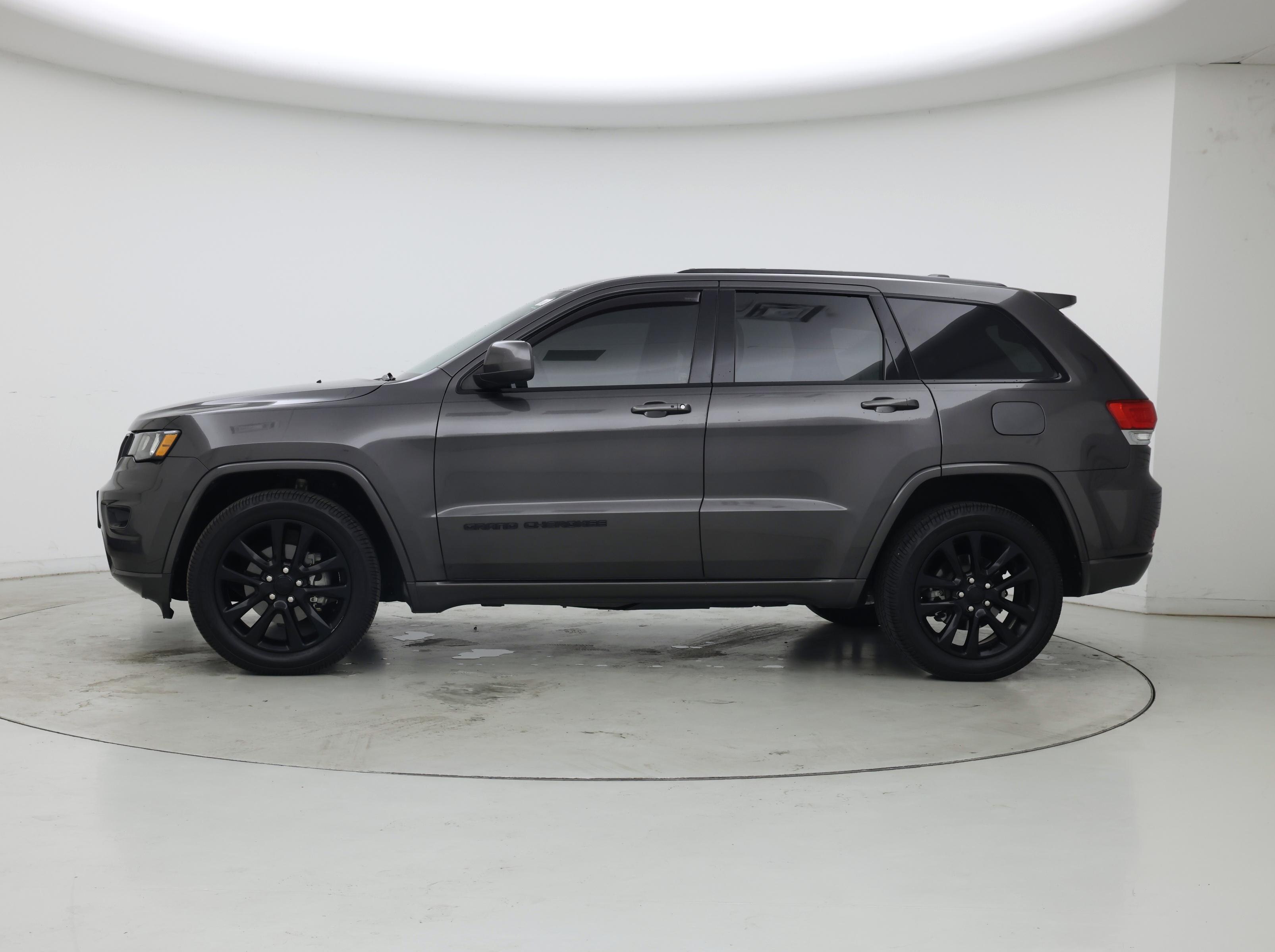 Thumbnail: 2019 Jeep Grand Cherokee - 3