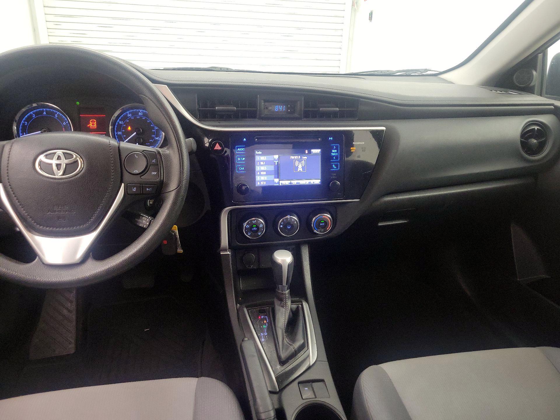 Thumbnail: 2017 Toyota Corolla - 9