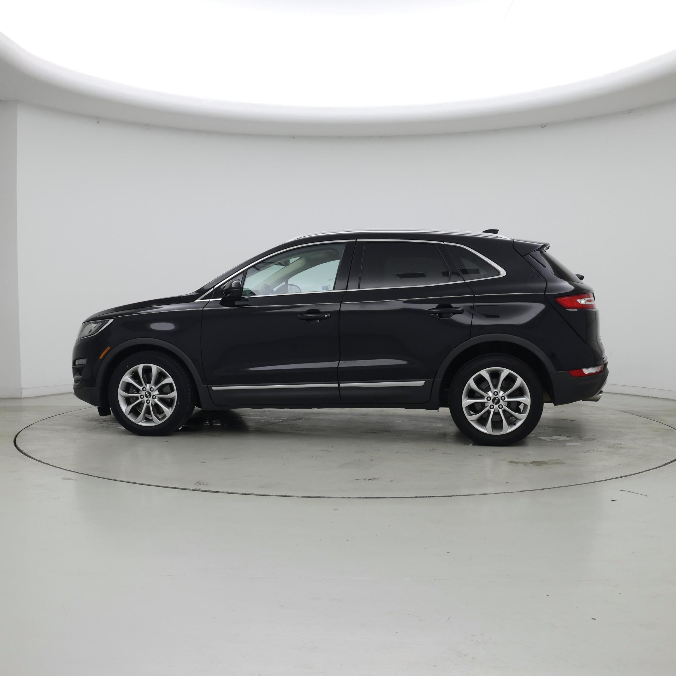 Thumbnail: 2016 Lincoln MKC - 3