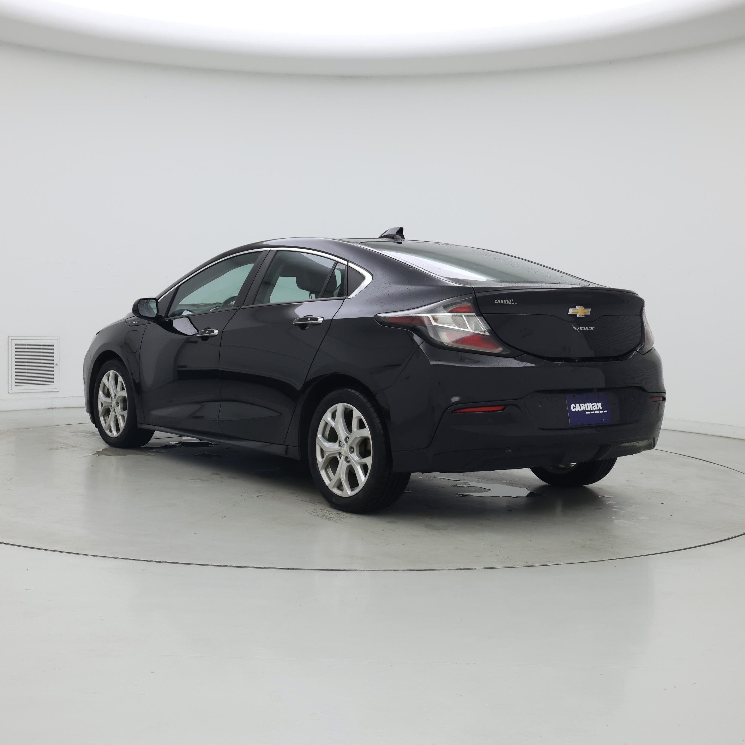 Thumbnail: 2017 Chevrolet Volt - 2