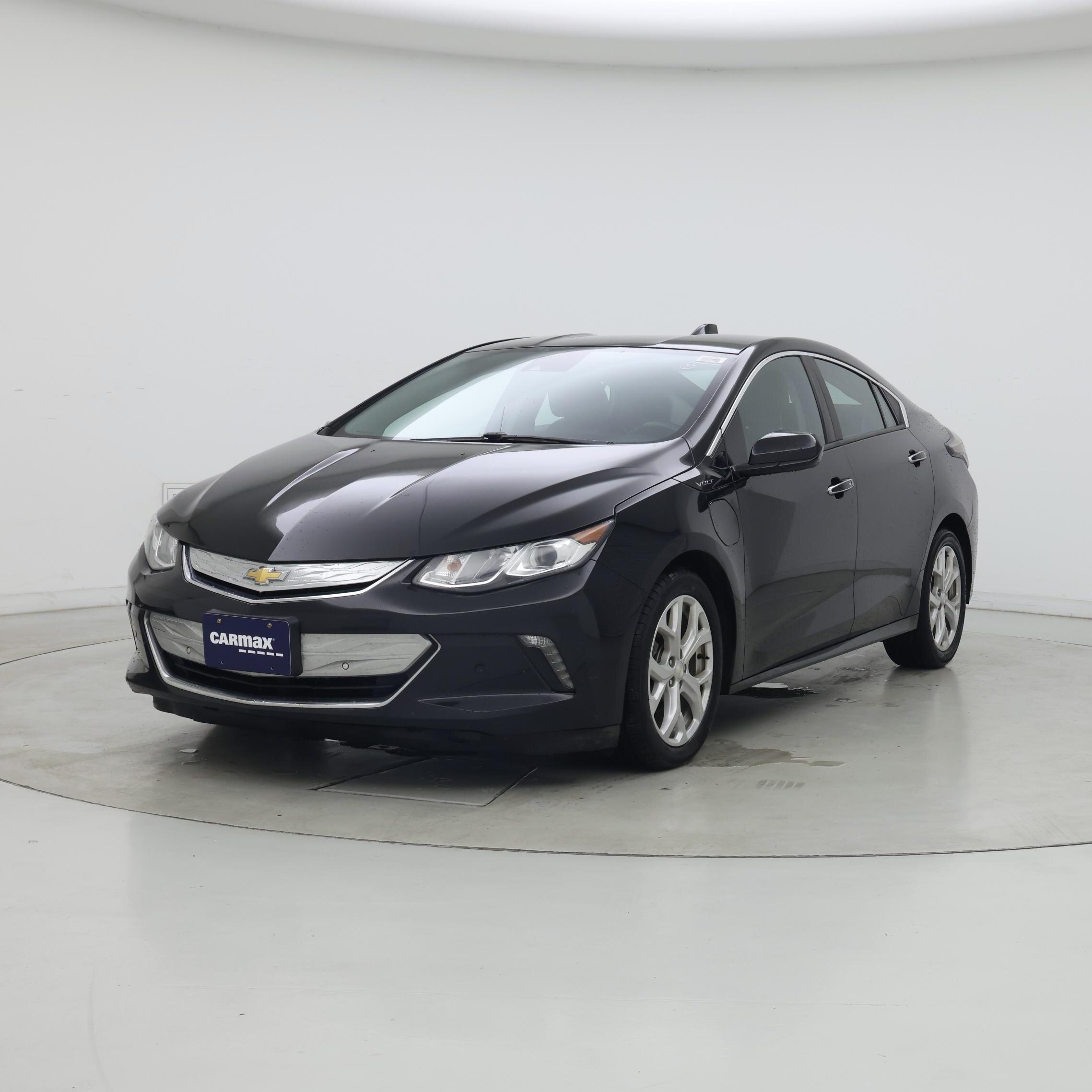 Thumbnail: 2017 Chevrolet Volt - 4
