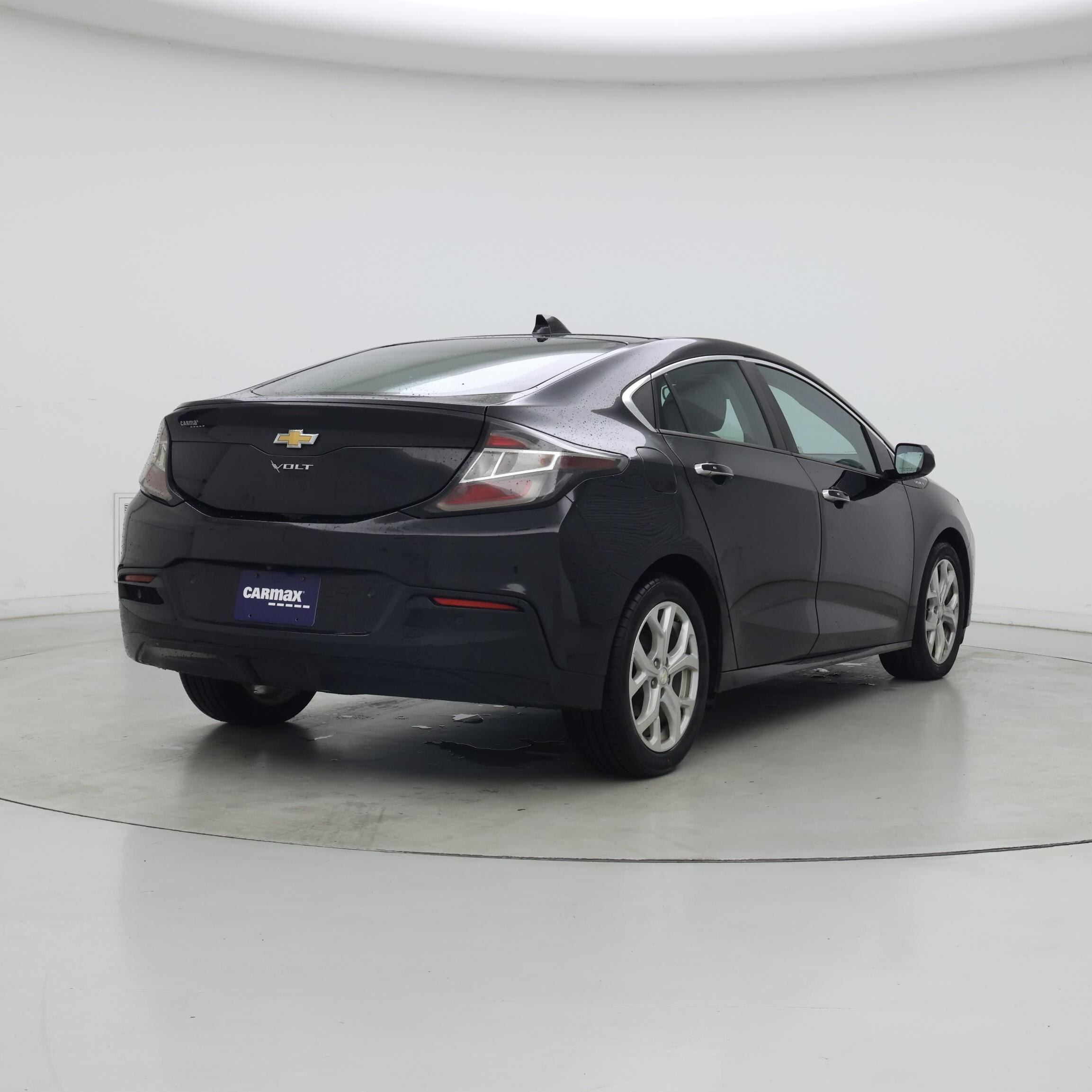 Thumbnail: 2017 Chevrolet Volt - 8
