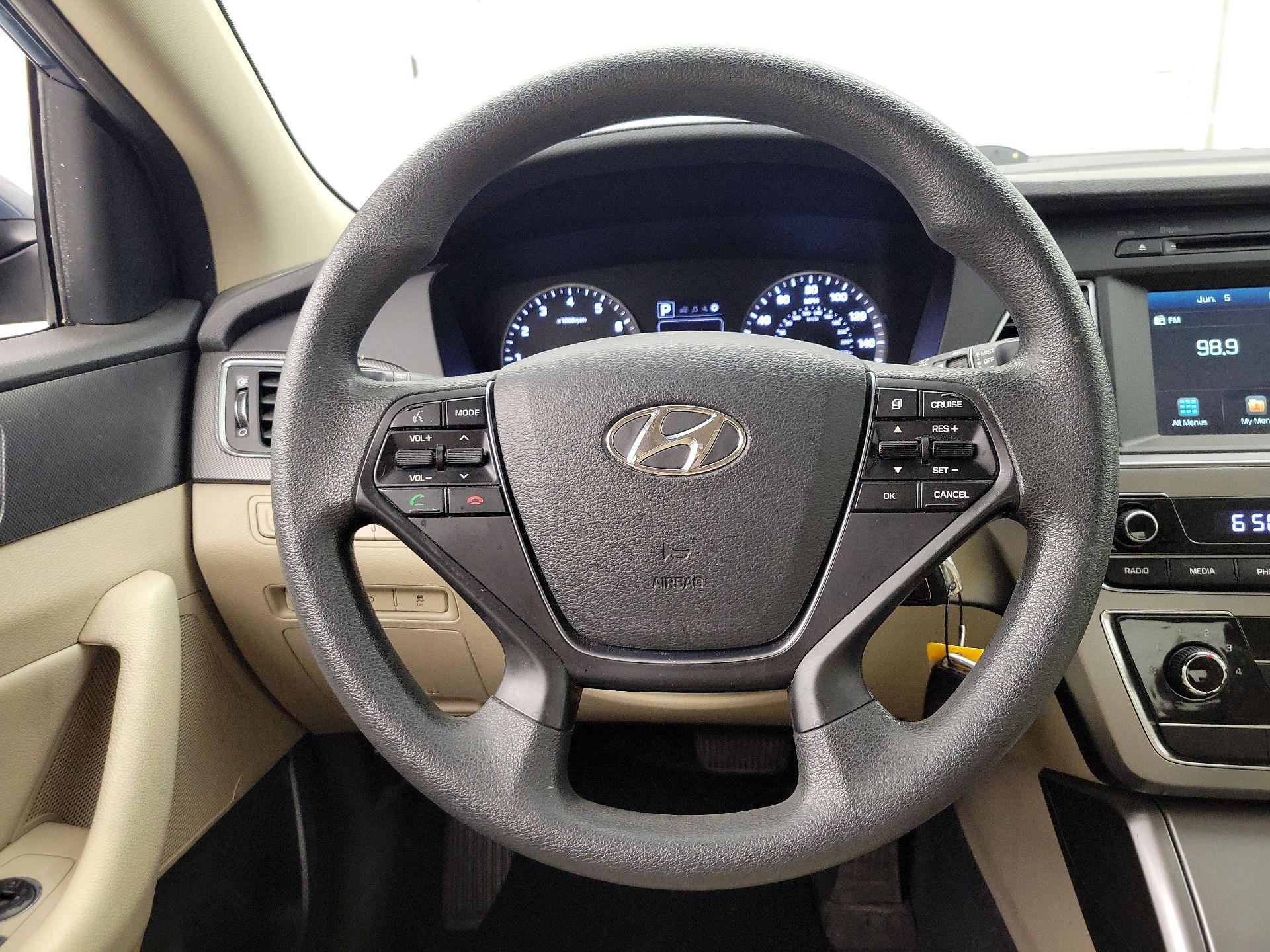 Thumbnail: 2017 Hyundai Sonata - 10