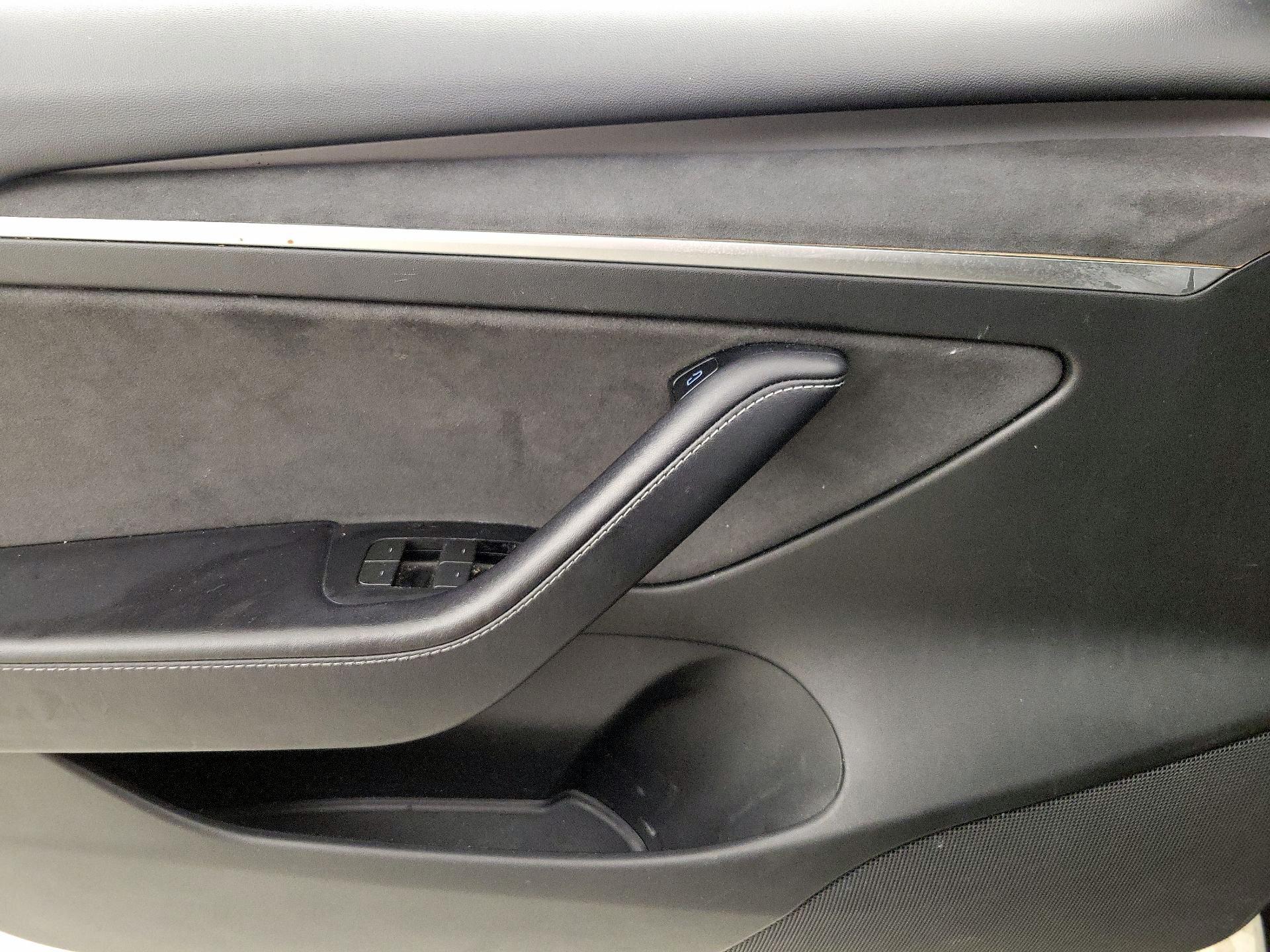 Thumbnail: 2023 Tesla Model 3 - 12