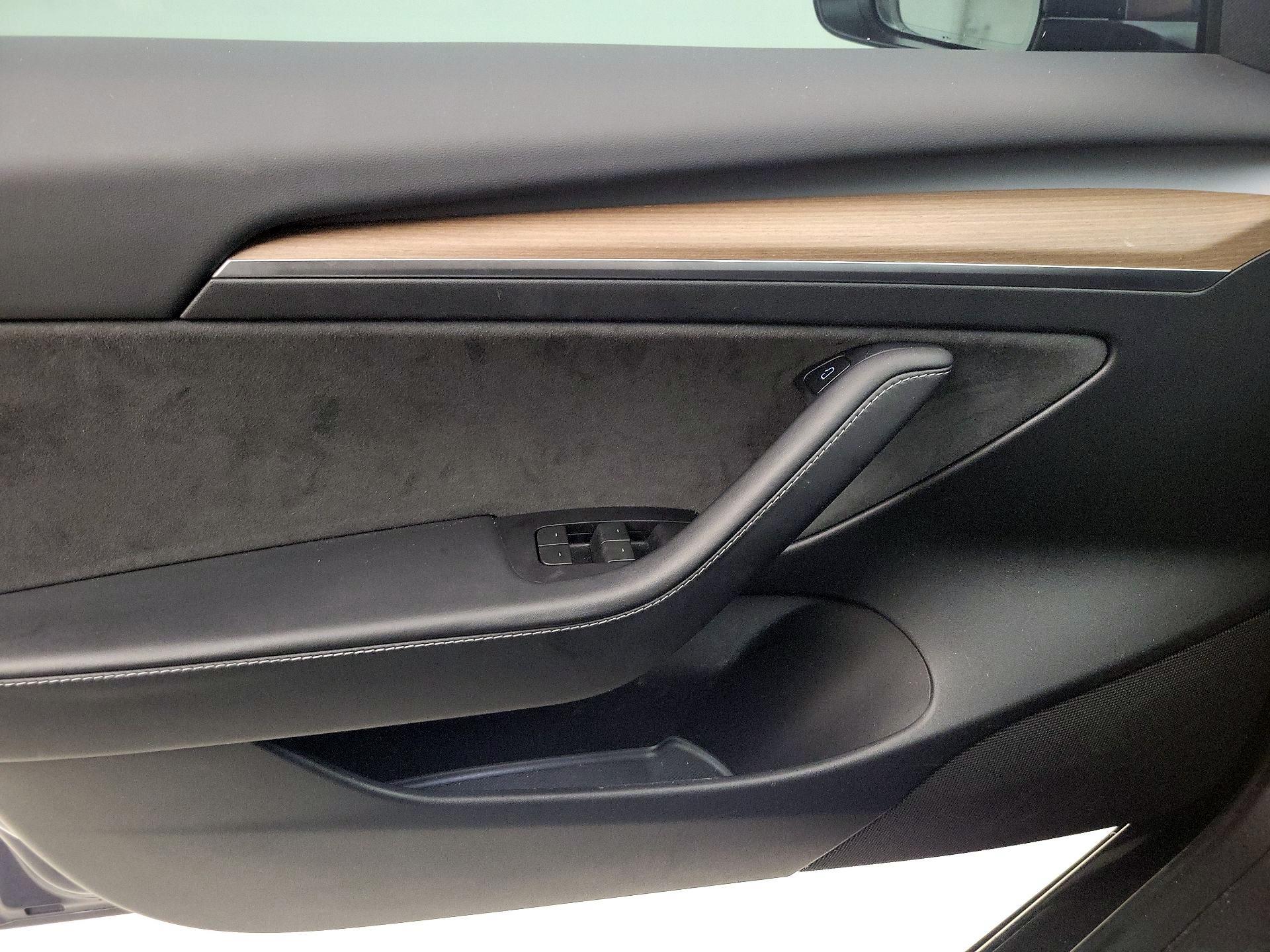 Thumbnail: 2023 Tesla Model 3 - 12