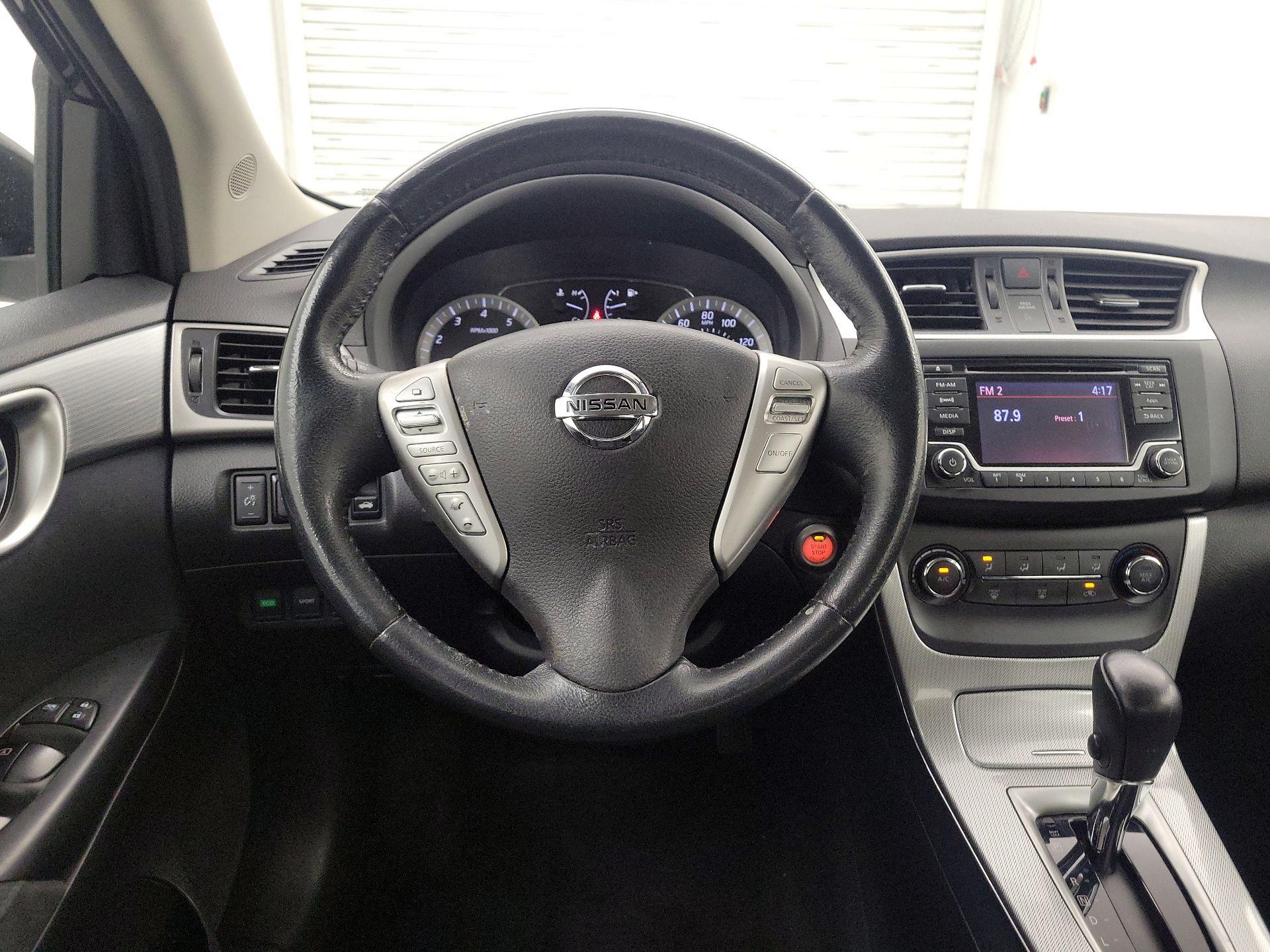 Thumbnail: 2015 Nissan Sentra - 10
