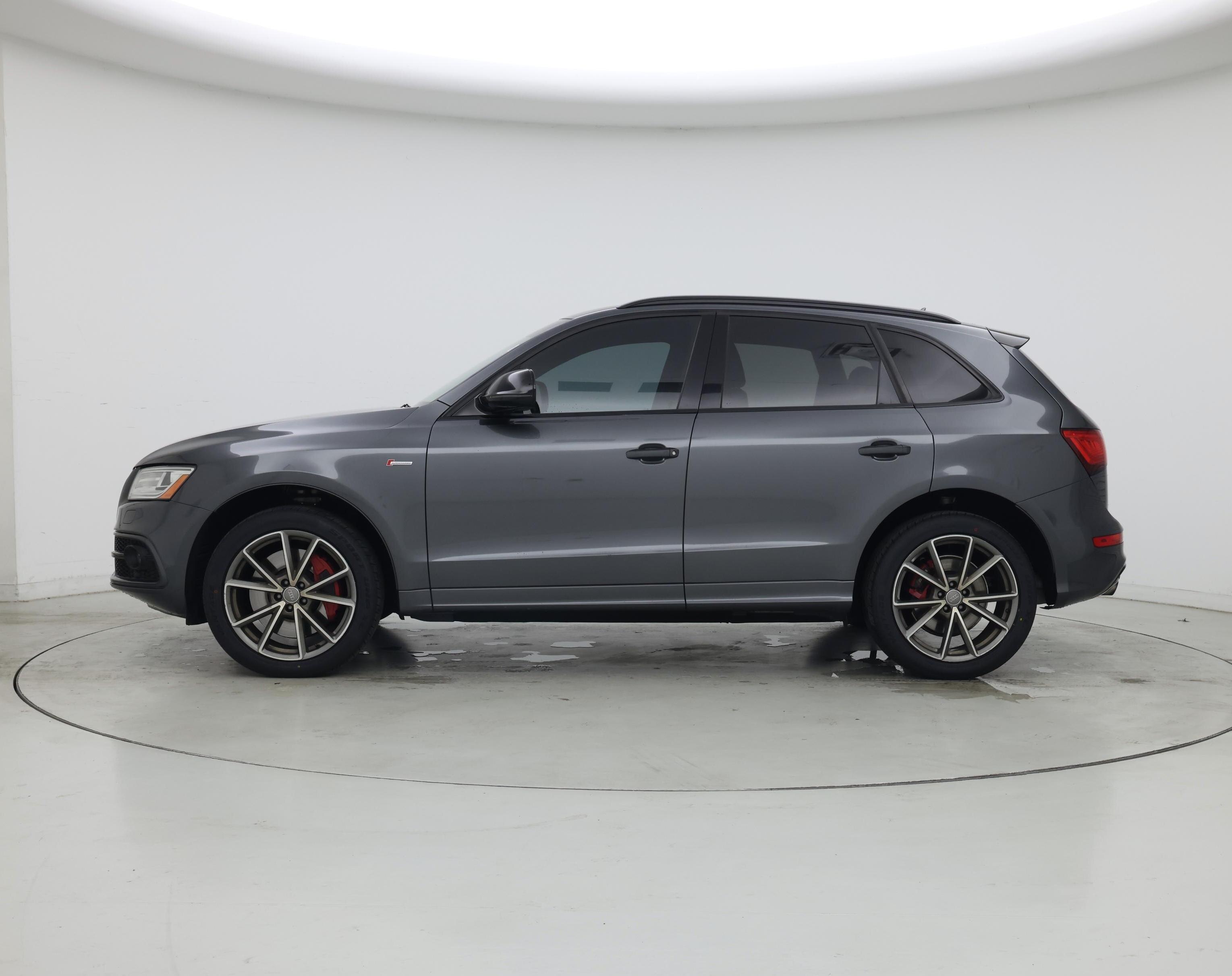 Thumbnail: 2017 Audi SQ5 - 3