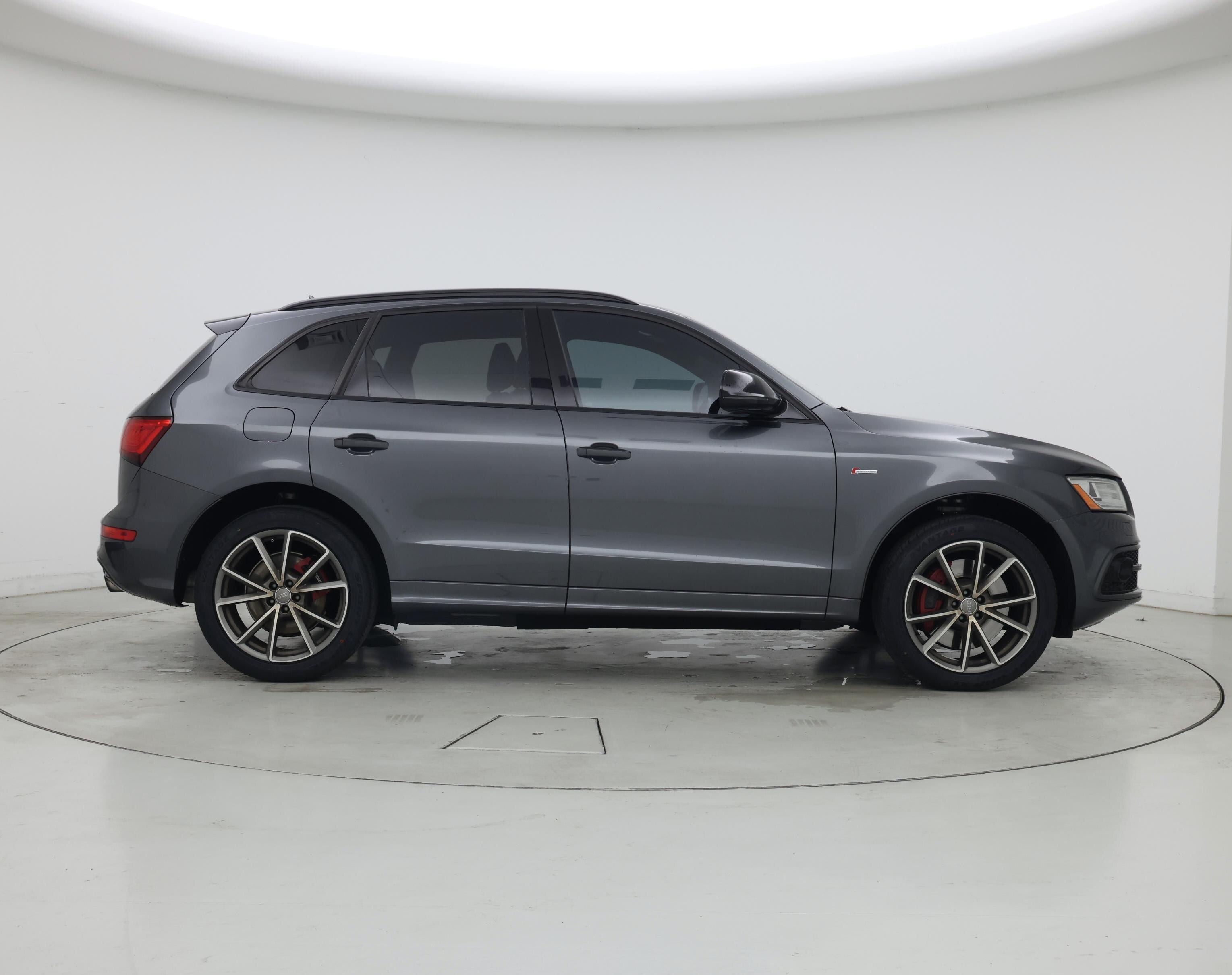 Thumbnail: 2017 Audi SQ5 - 7