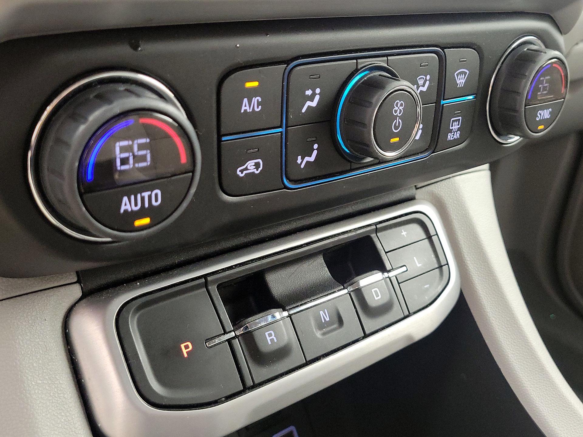 Thumbnail: 2022 GMC Acadia - 17