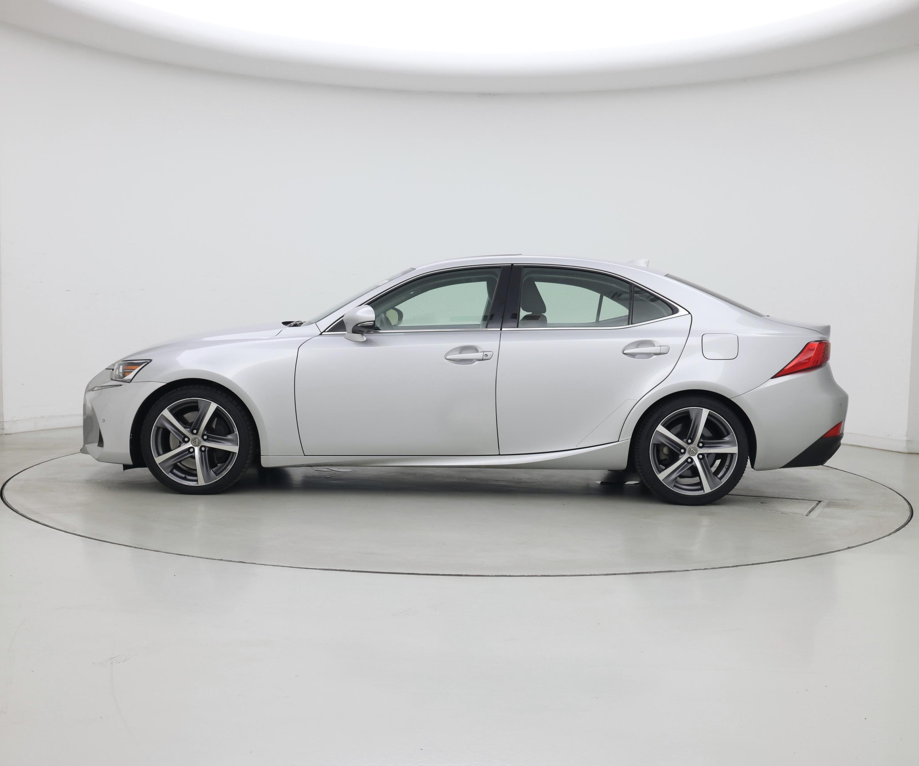 Thumbnail: 2018 Lexus IS - 3
