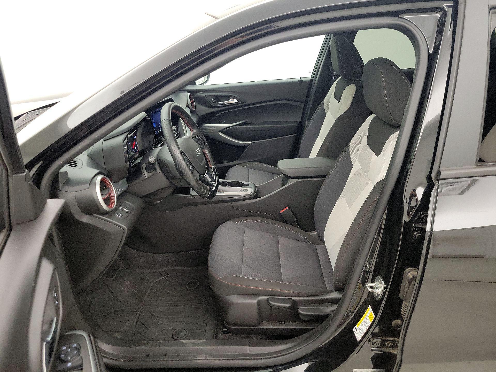 Thumbnail: 2025 Chevrolet Trax - 11