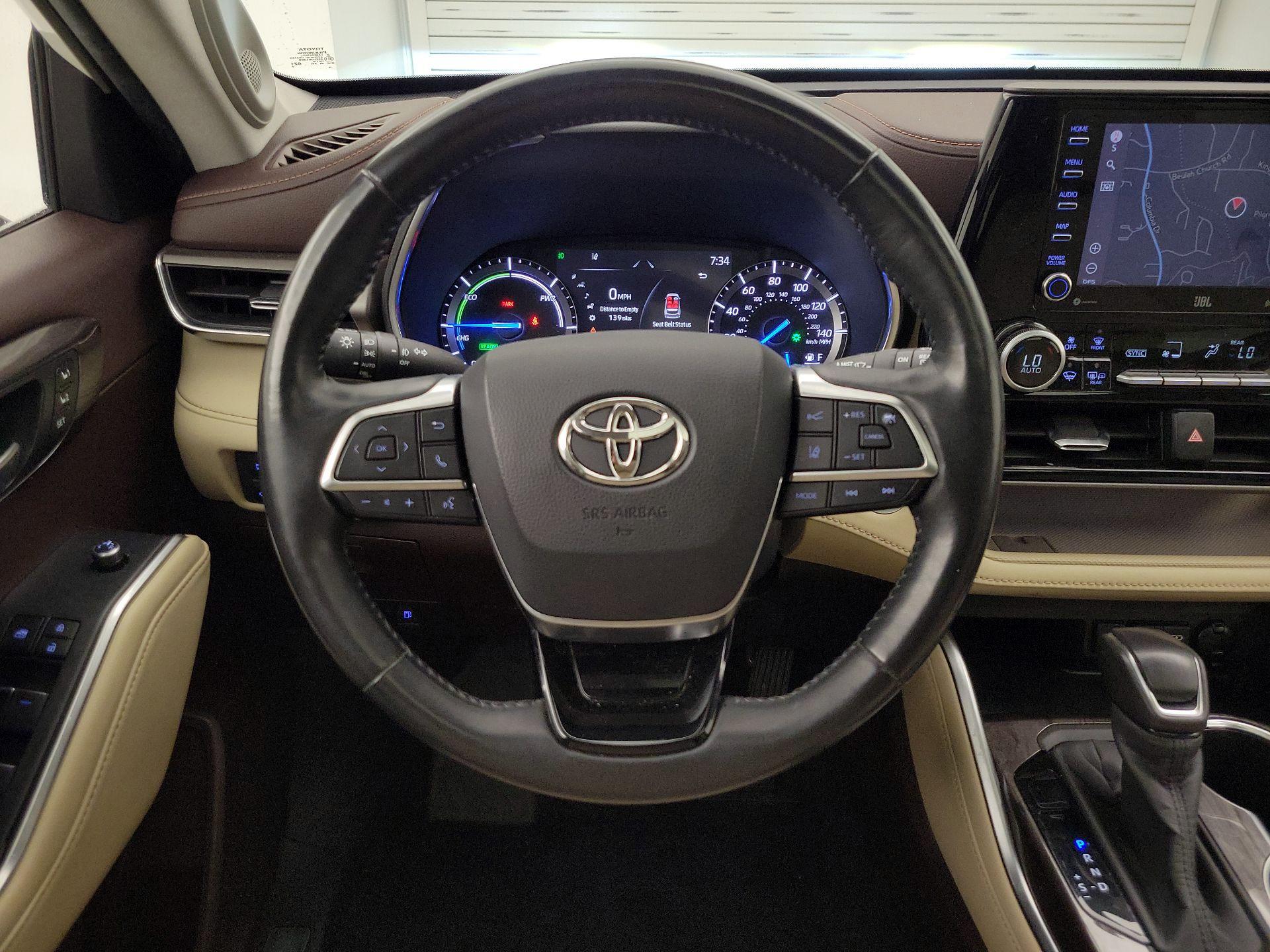 Thumbnail: 2020 Toyota Highlander - 10