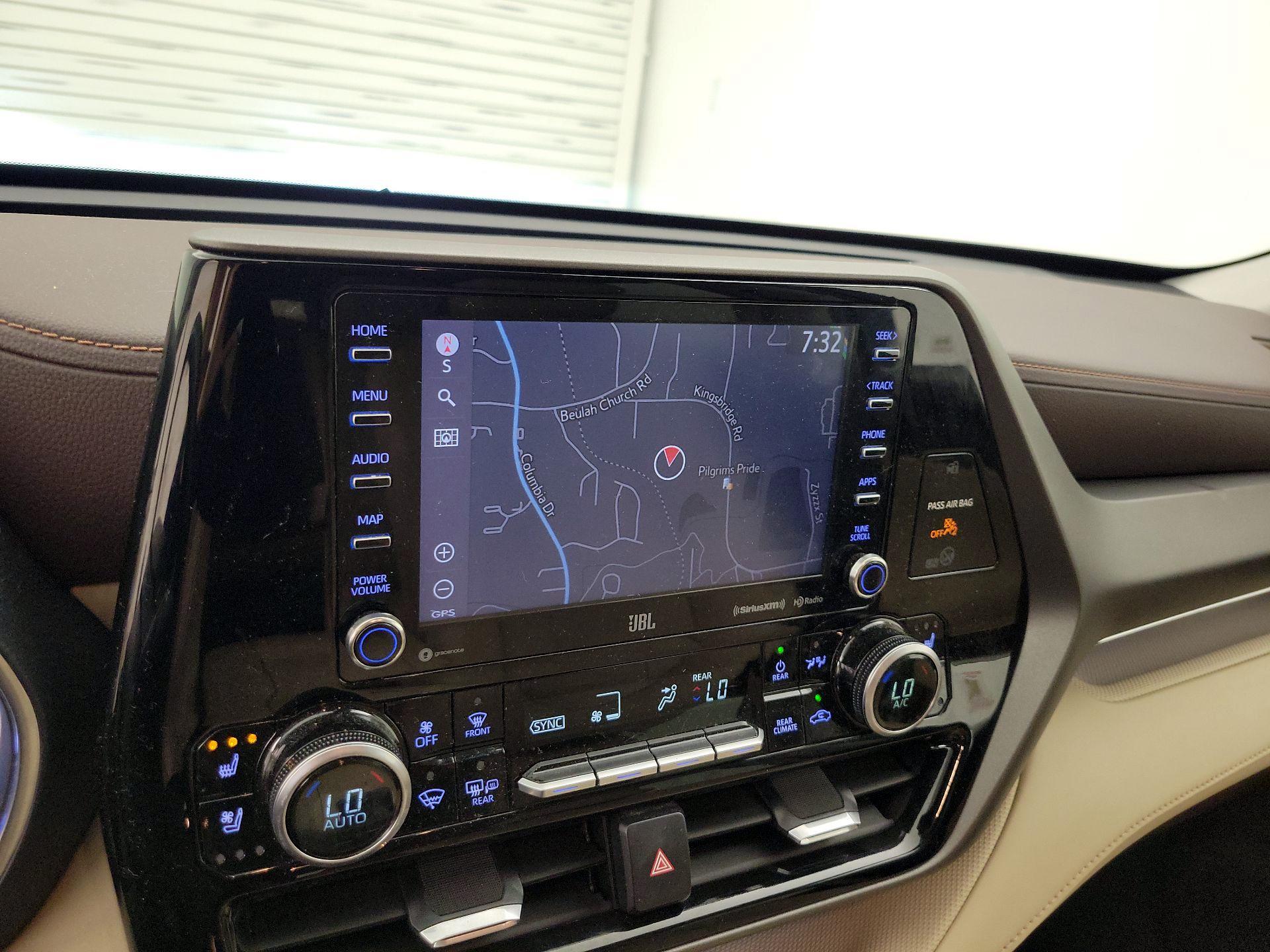 Thumbnail: 2020 Toyota Highlander - 14