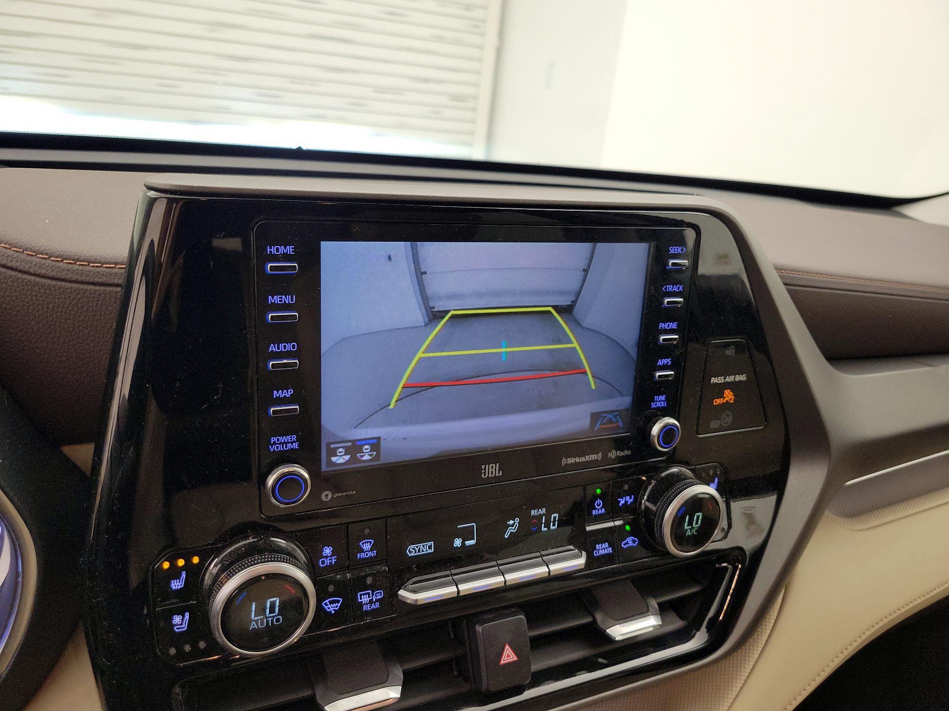 Thumbnail: 2020 Toyota Highlander - 15