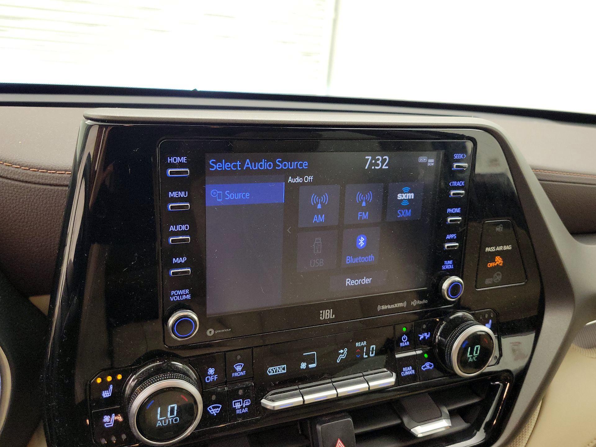 Thumbnail: 2020 Toyota Highlander - 16