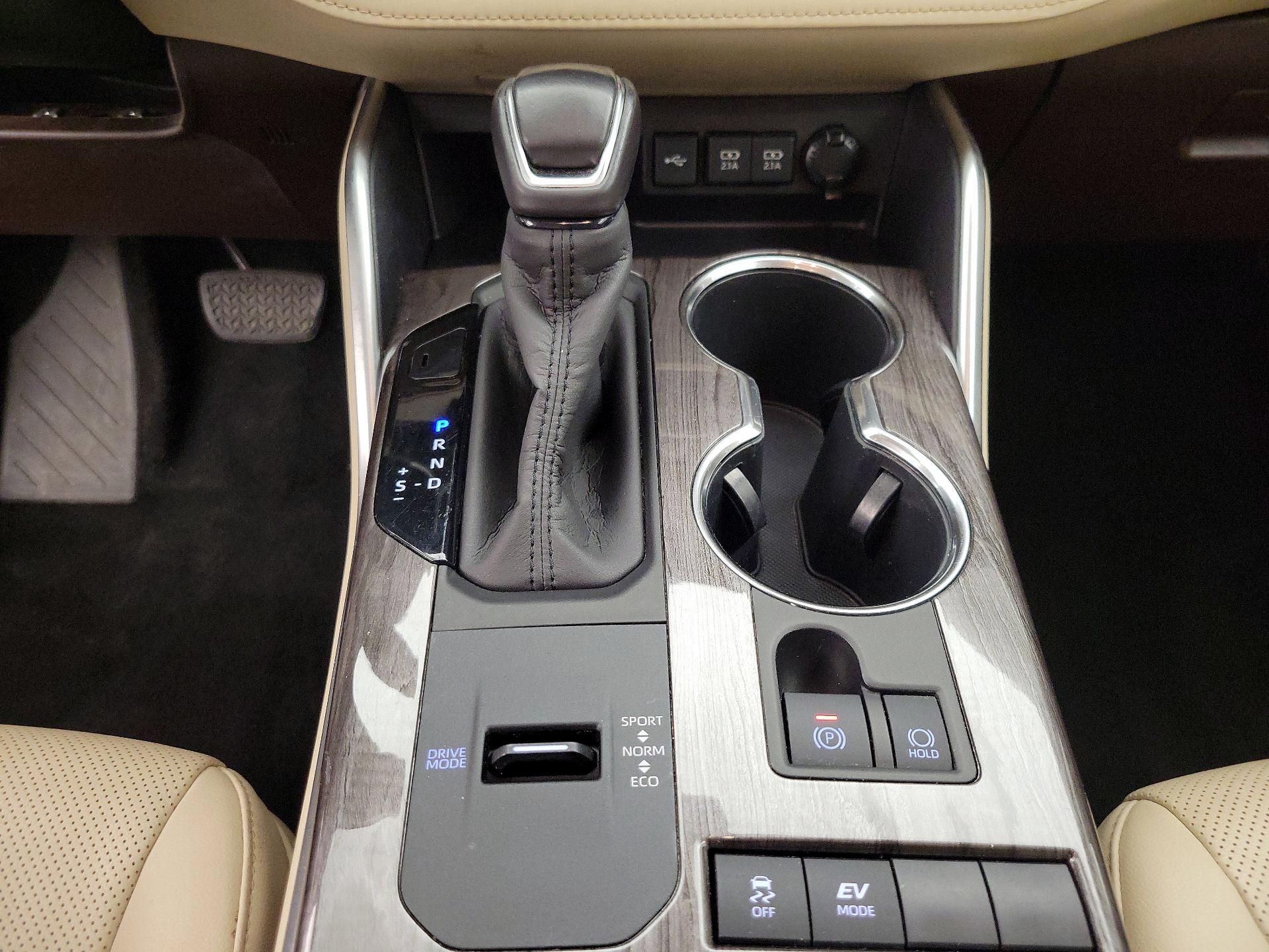 Thumbnail: 2020 Toyota Highlander - 18