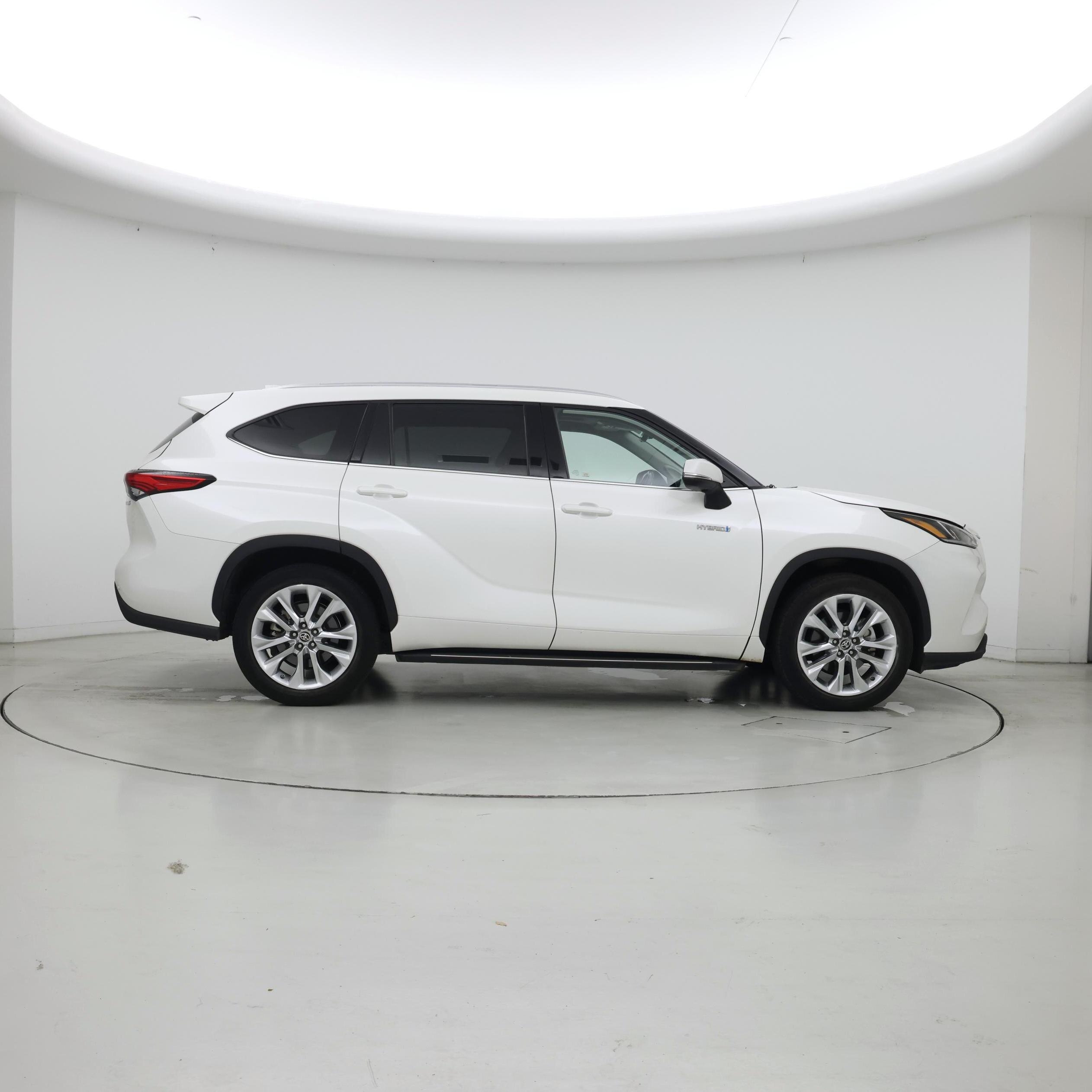 Thumbnail: 2020 Toyota Highlander - 7