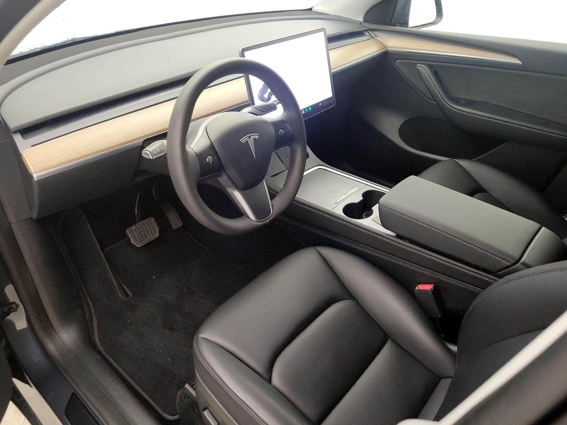 Thumbnail: 2023 Tesla Model Y - 11