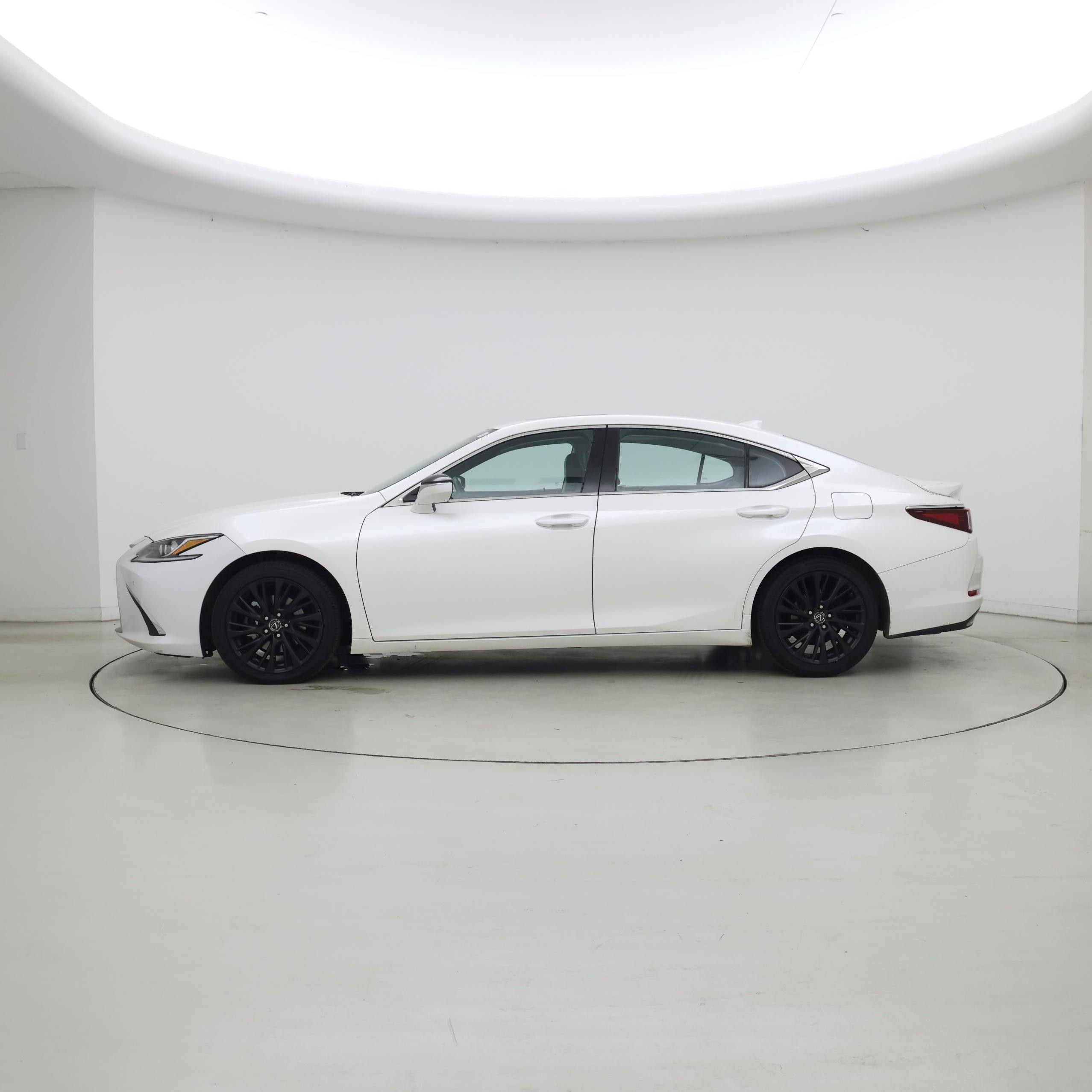 Thumbnail: 2021 Lexus ES - 3