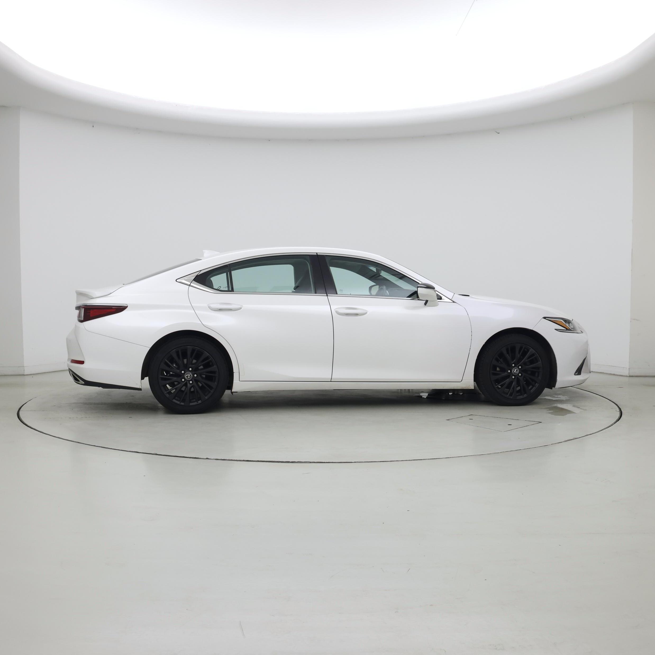 Thumbnail: 2021 Lexus ES - 7