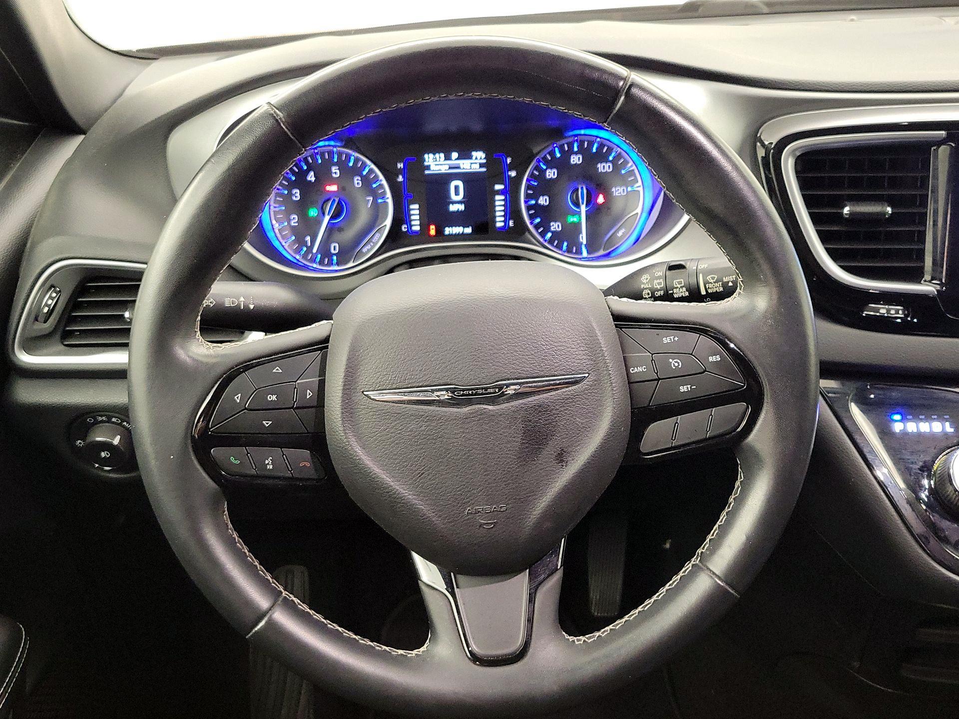 Thumbnail: 2018 Chrysler Pacifica - 10