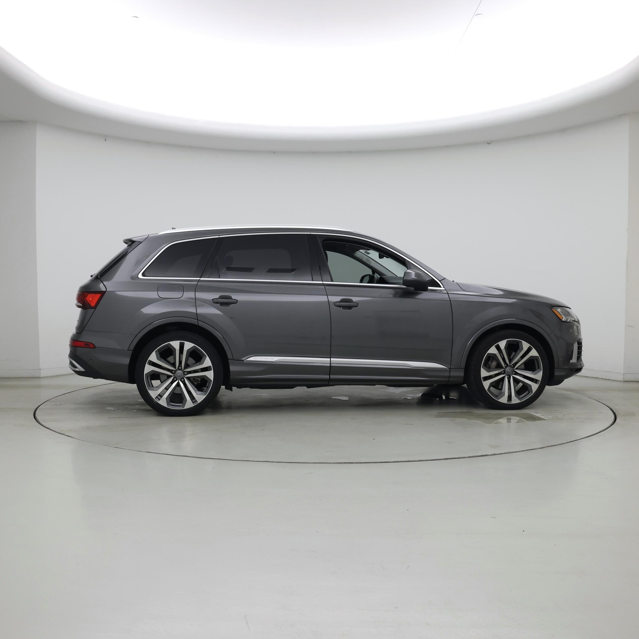 Thumbnail: 2020 Audi Q7 - 7