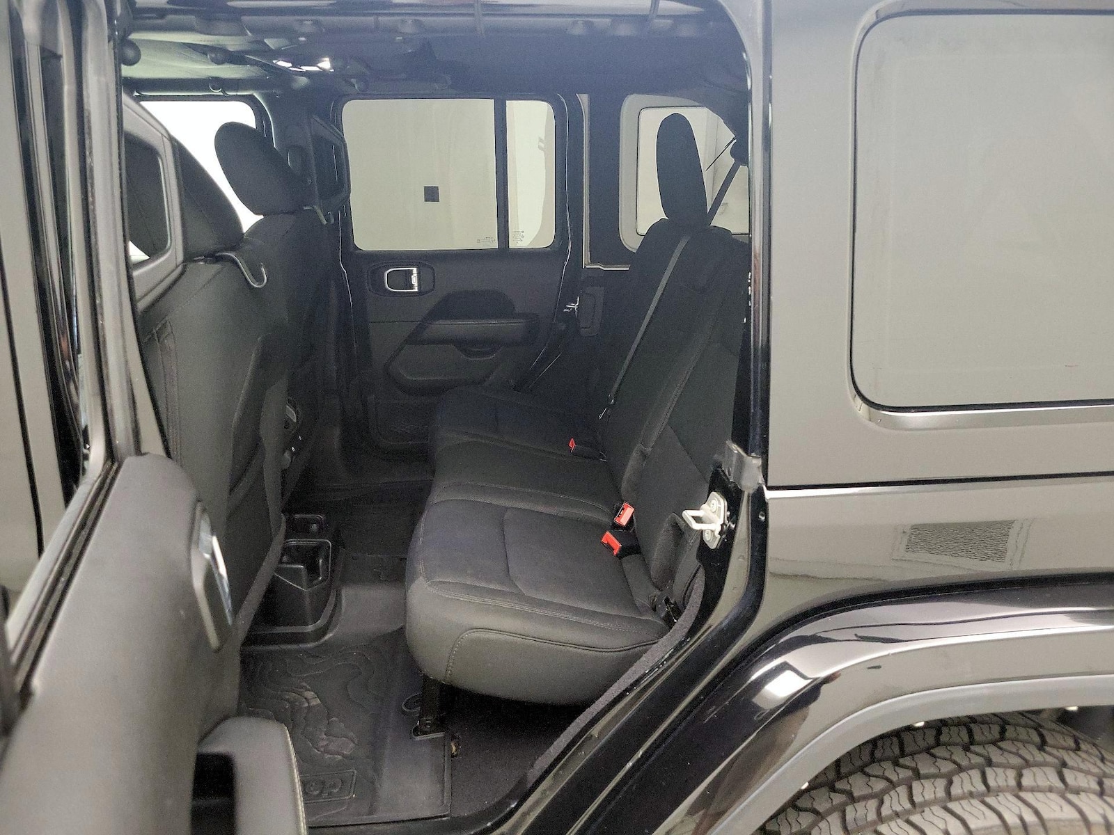 2021 Jeep Wrangler Unlimited Sahara - Photo 20