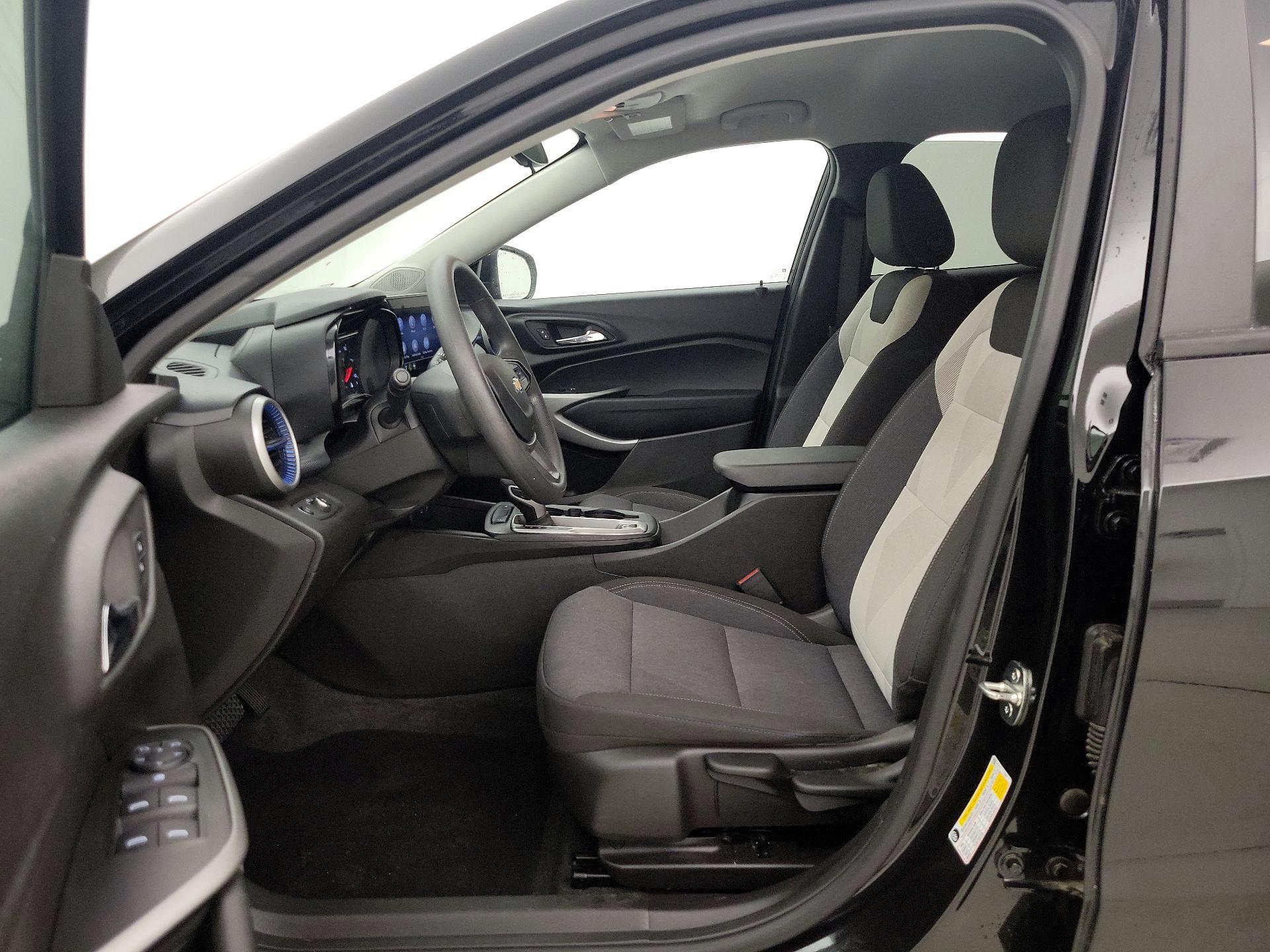 Thumbnail: 2024 Chevrolet Trax - 11