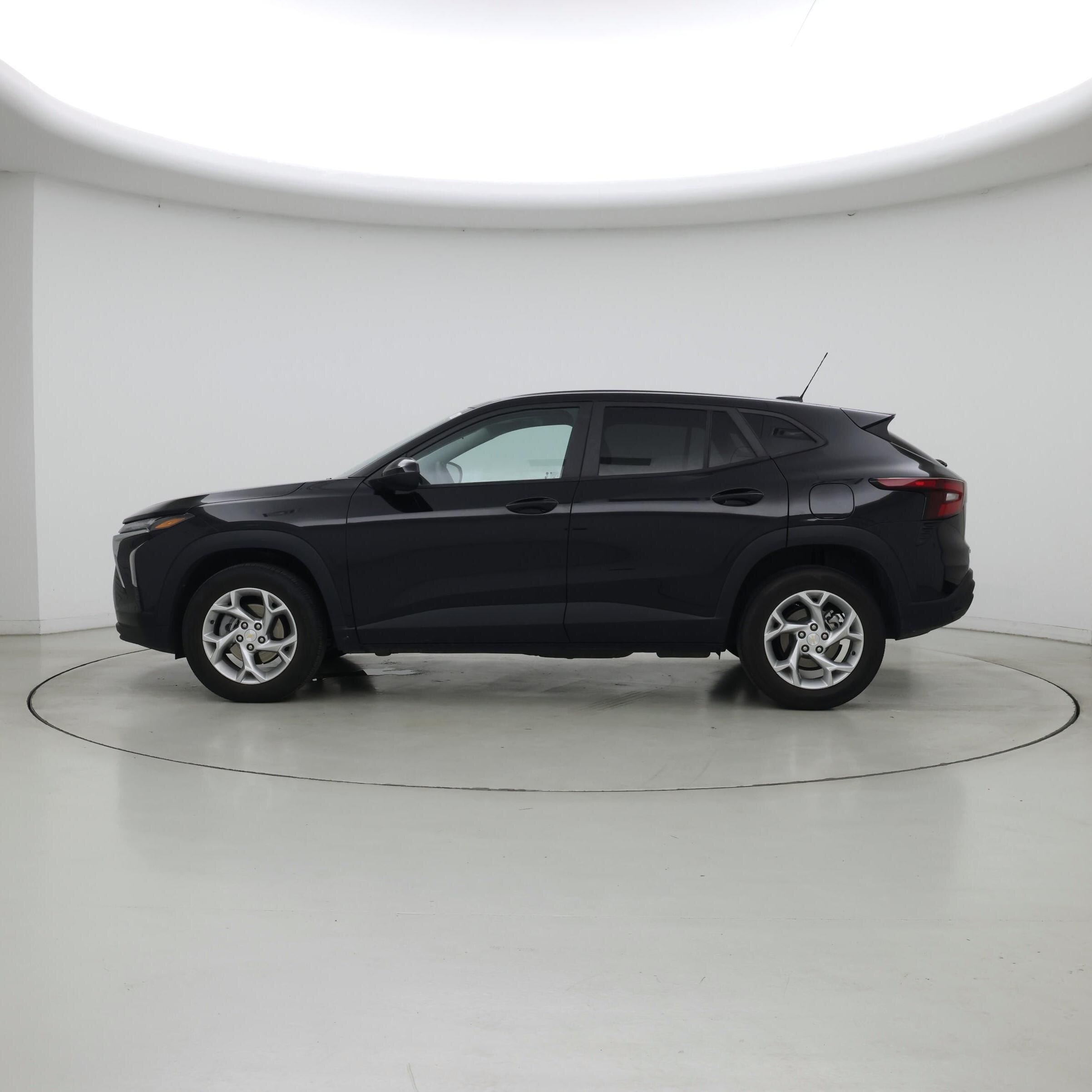 Thumbnail: 2024 Chevrolet Trax - 3