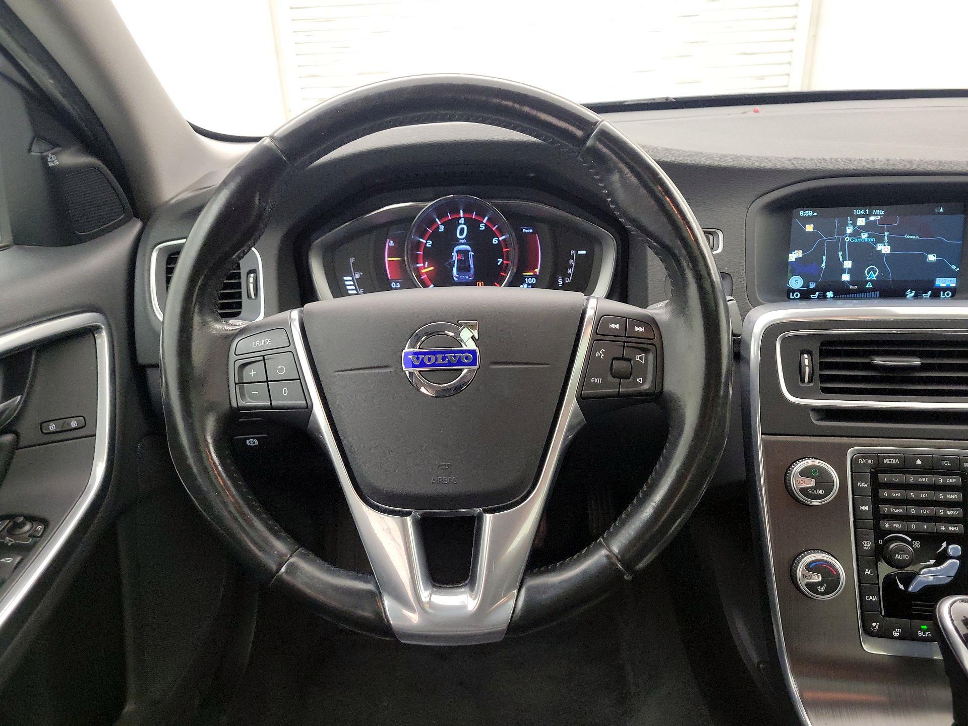 Thumbnail: 2016 Volvo S60 - 10