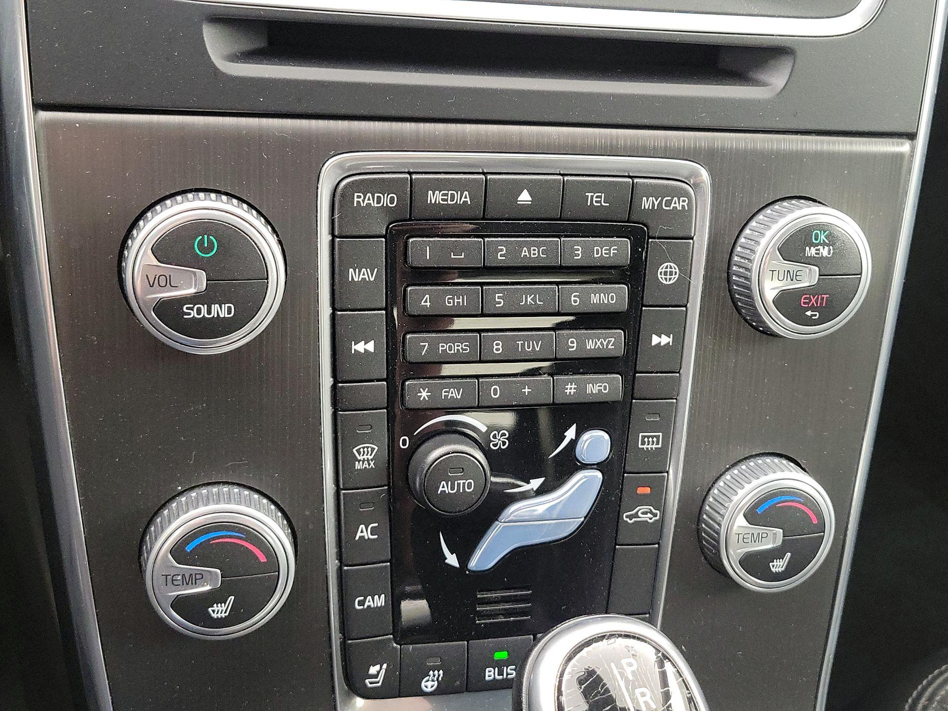 Thumbnail: 2016 Volvo S60 - 17
