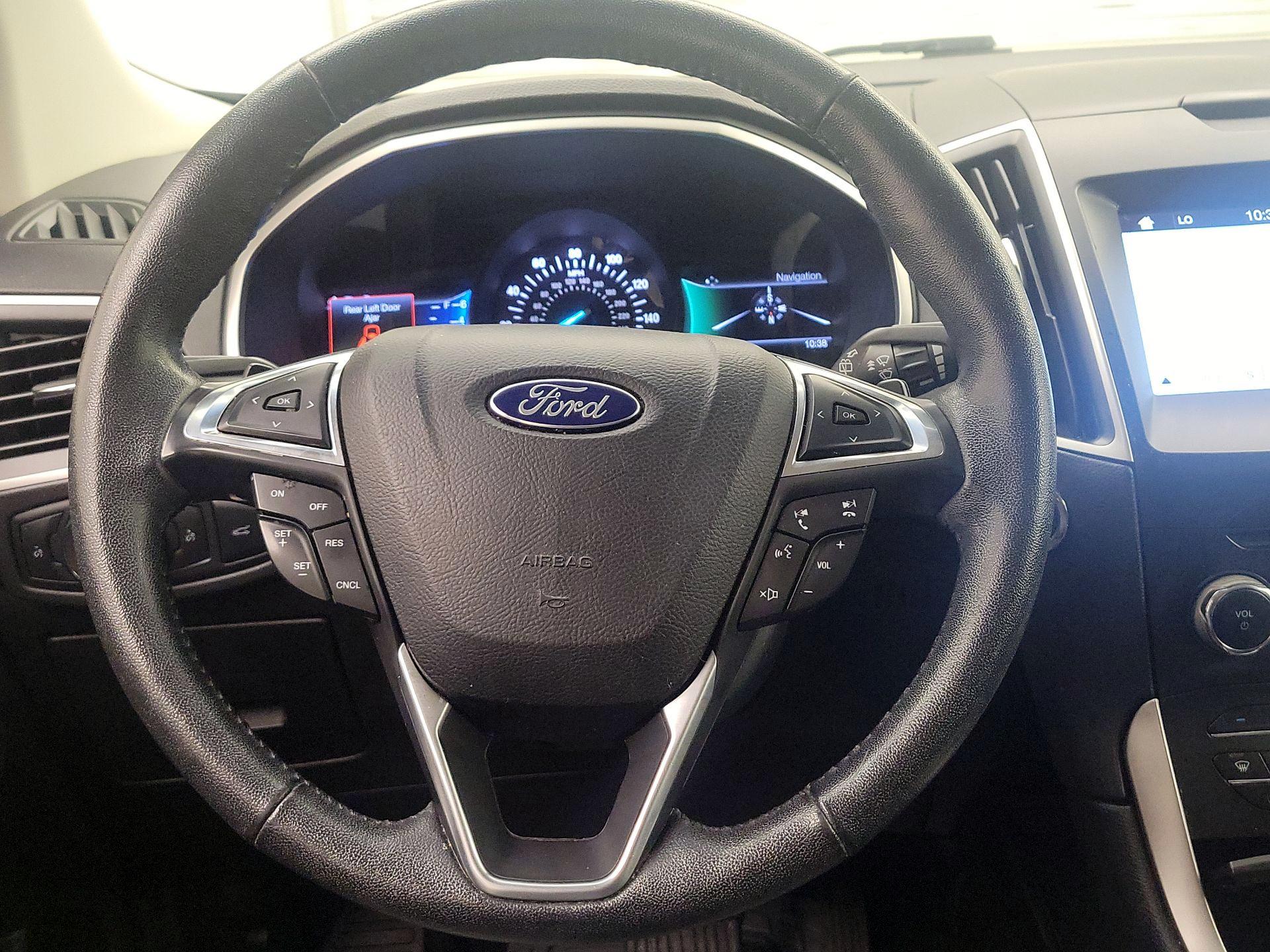 Thumbnail: 2017 Ford Edge - 10