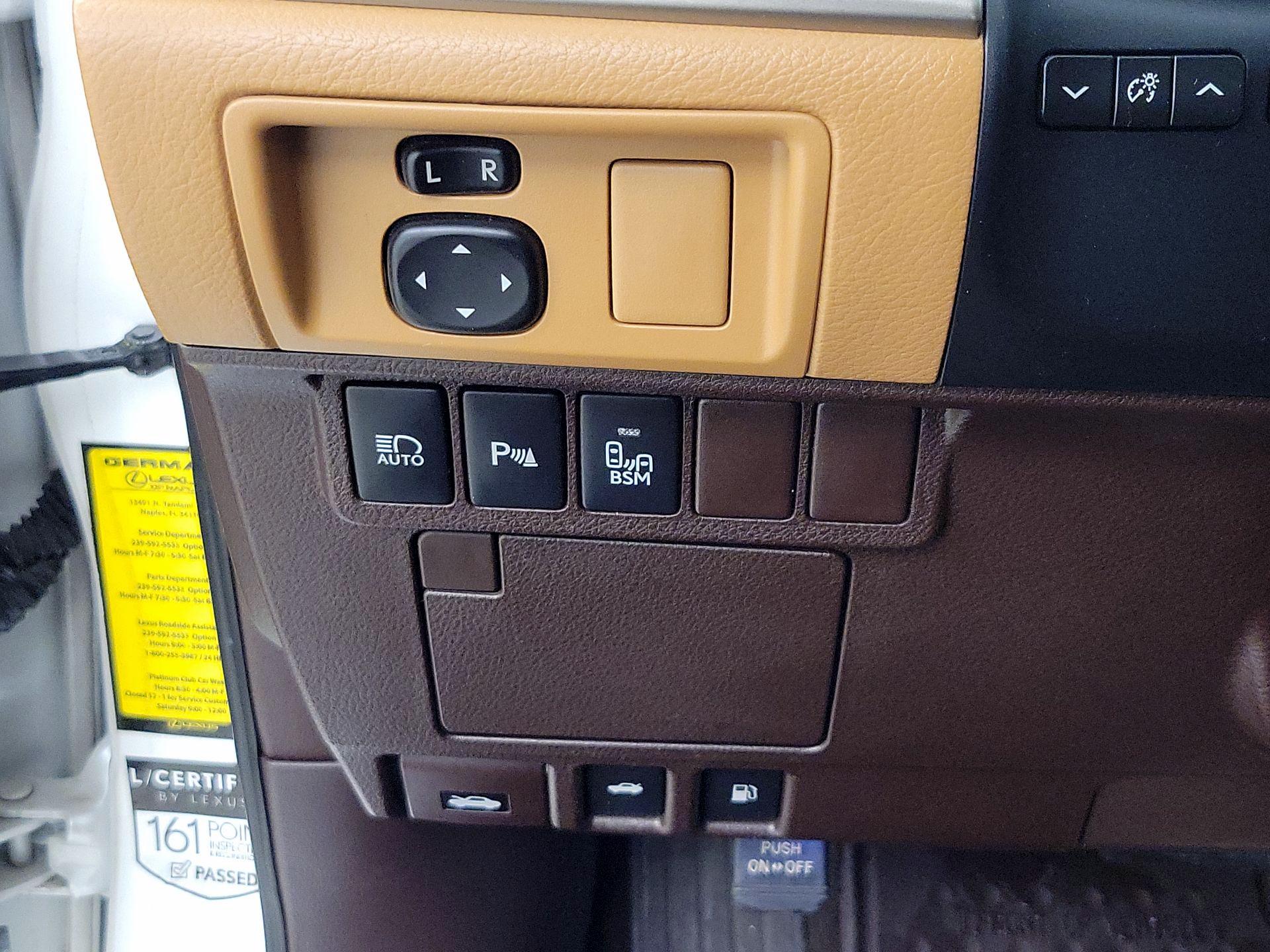 Thumbnail: 2016 Lexus ES - 13