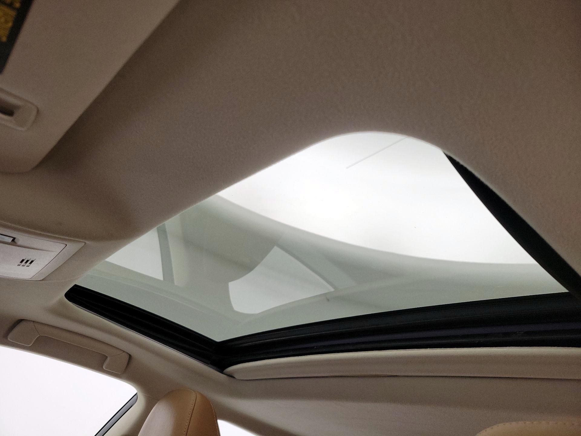 Thumbnail: 2016 Lexus ES - 20