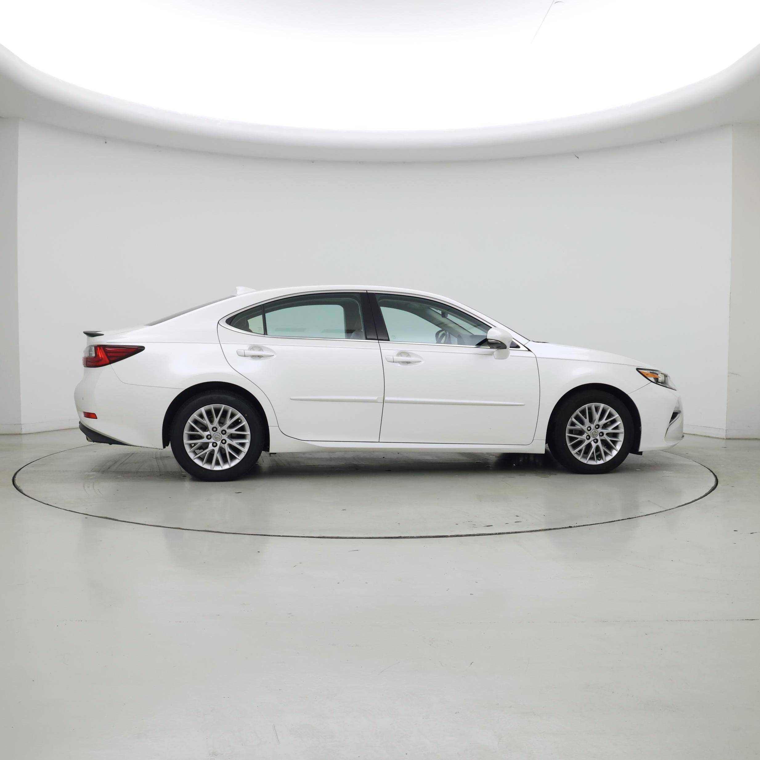 Thumbnail: 2016 Lexus ES - 7