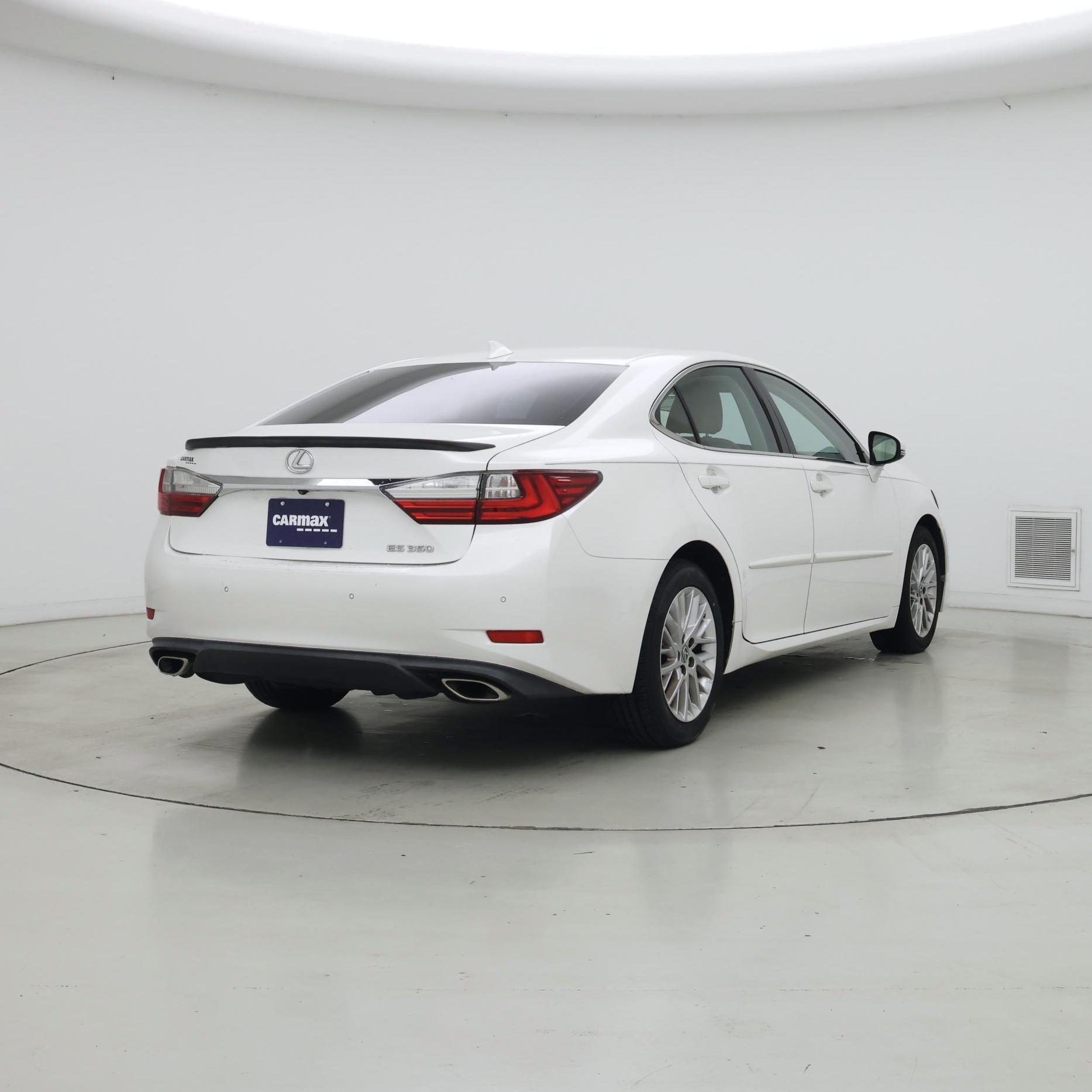 Thumbnail: 2016 Lexus ES - 8