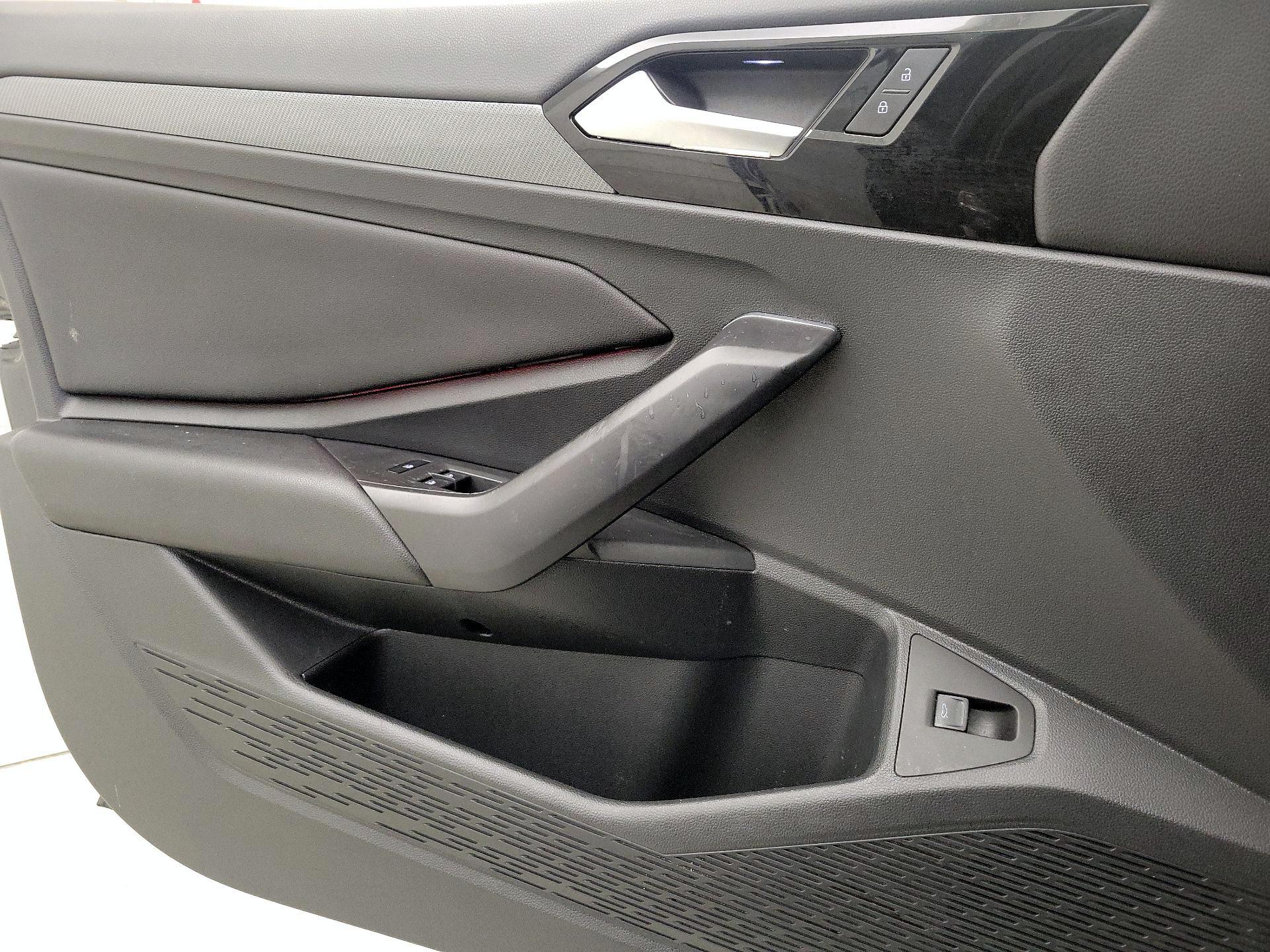 Thumbnail: 2019 Volkswagen Jetta - 12