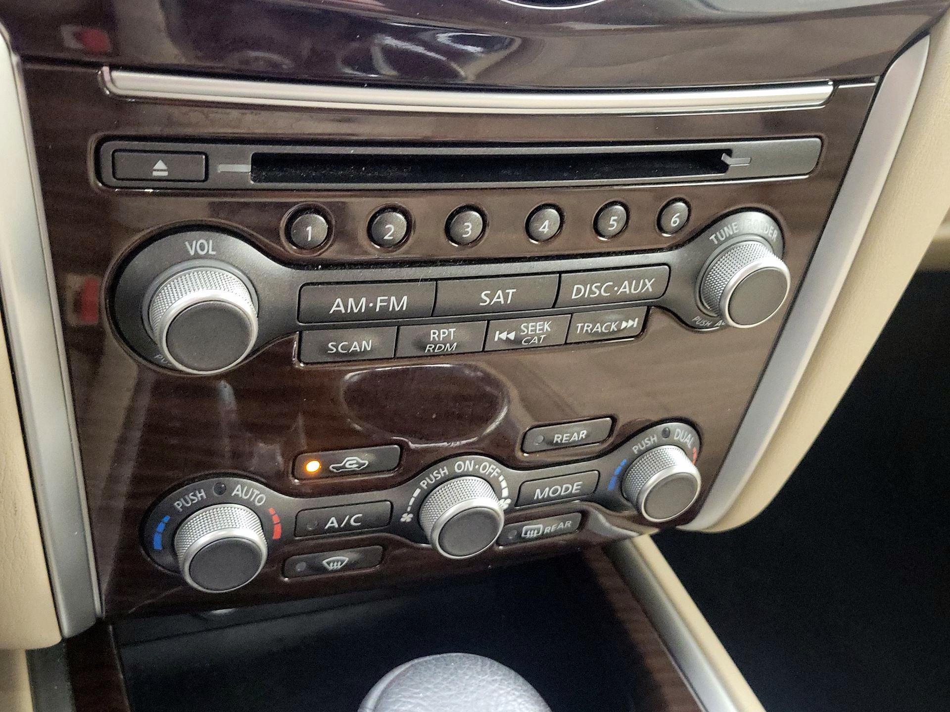 Thumbnail: 2016 Nissan Pathfinder - 17