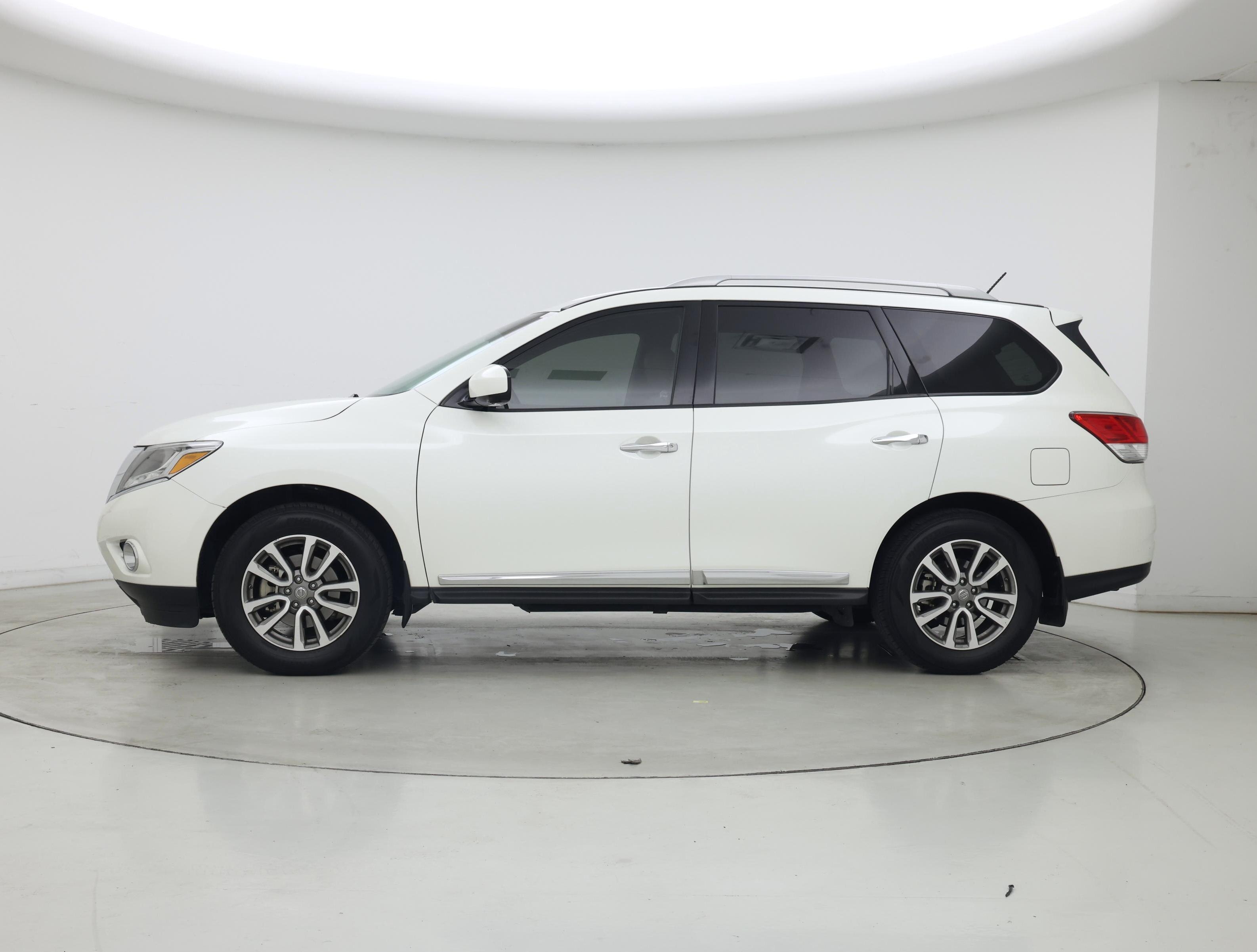 Thumbnail: 2016 Nissan Pathfinder - 3