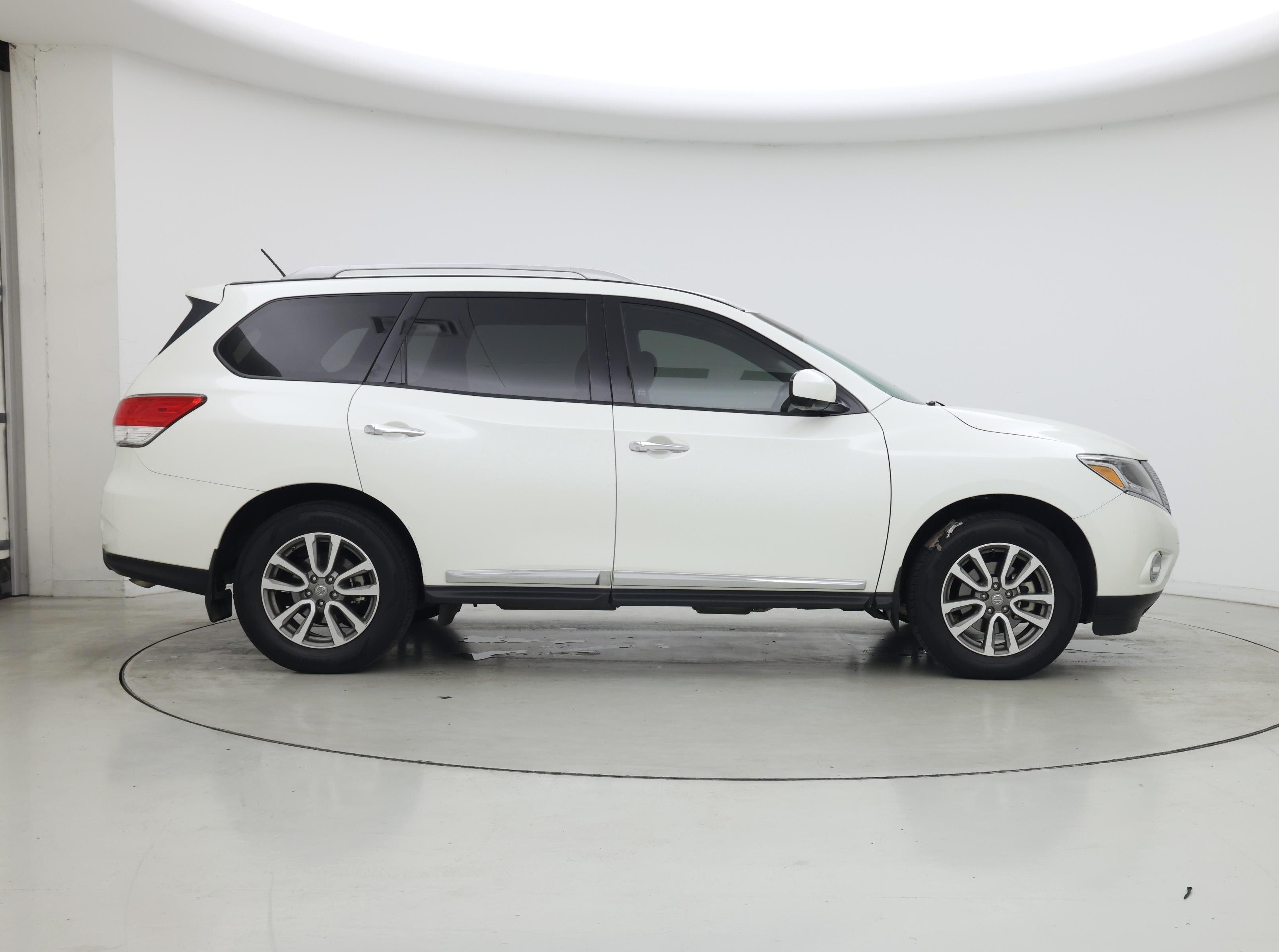 Thumbnail: 2016 Nissan Pathfinder - 7