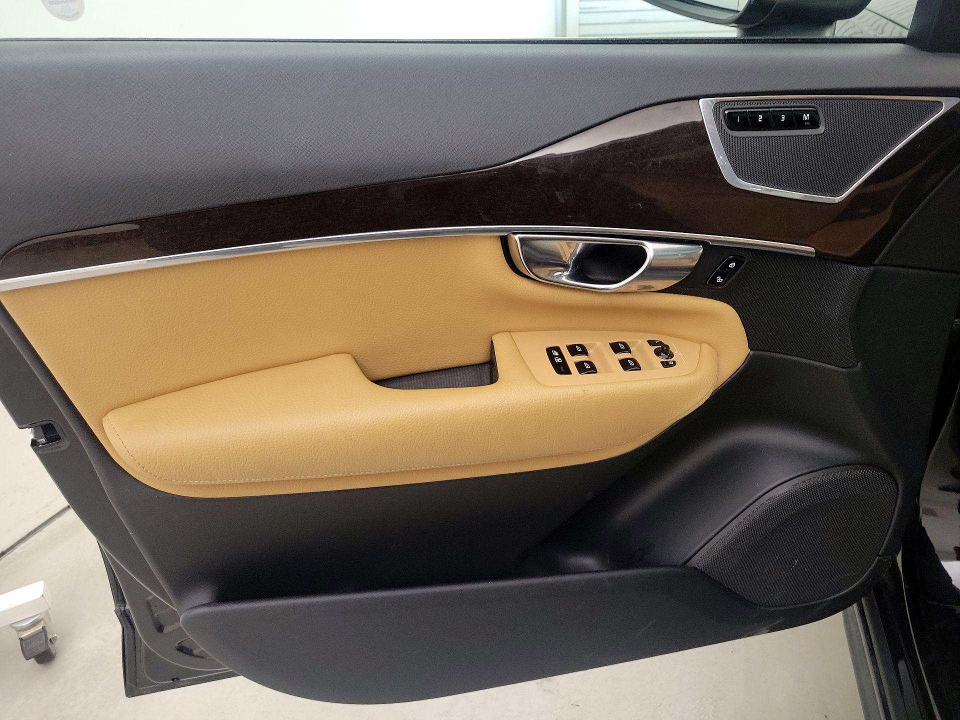 Thumbnail: 2019 Volvo XC90 - 12
