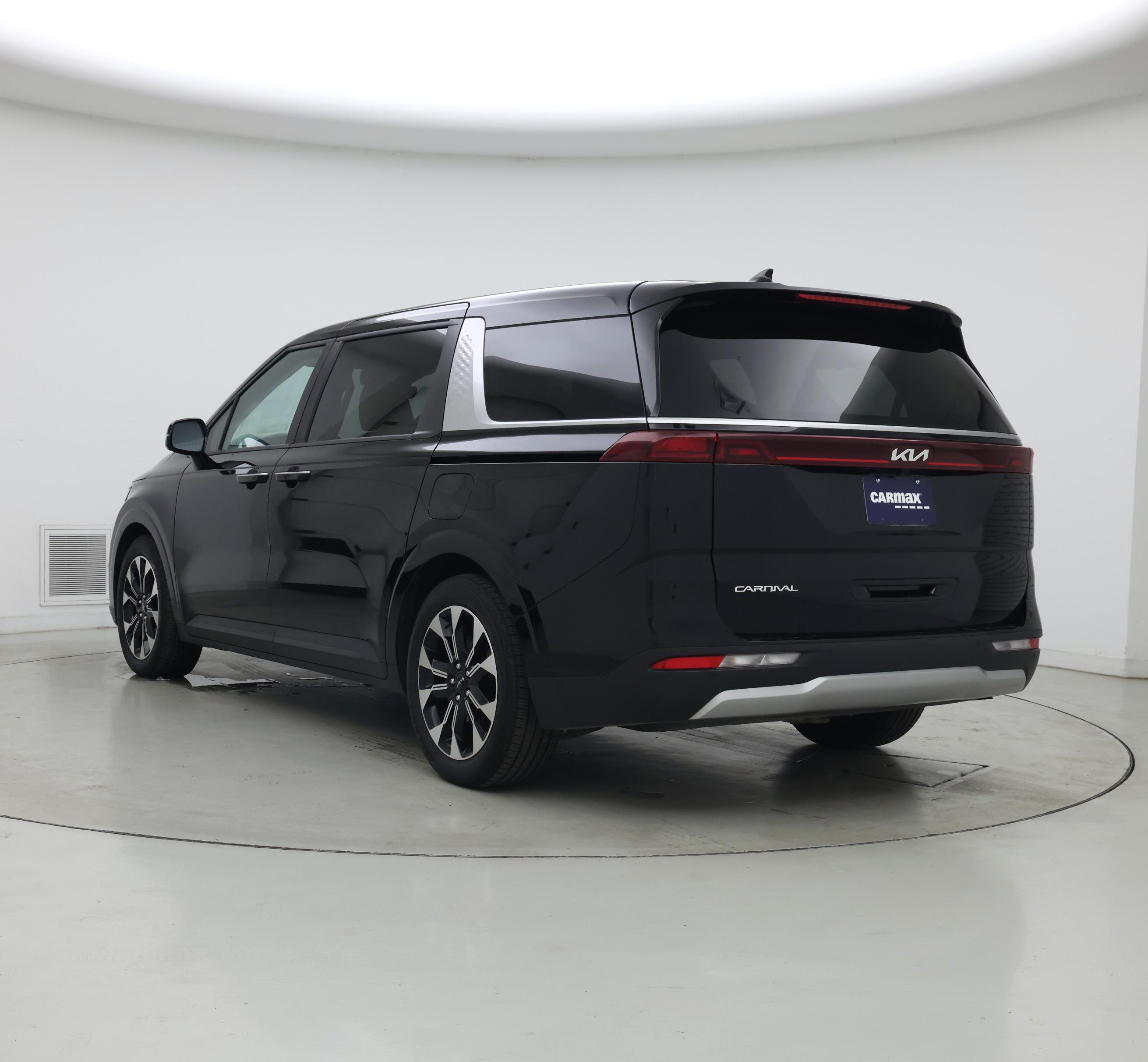 Thumbnail: 2023 Kia Carnival - 2