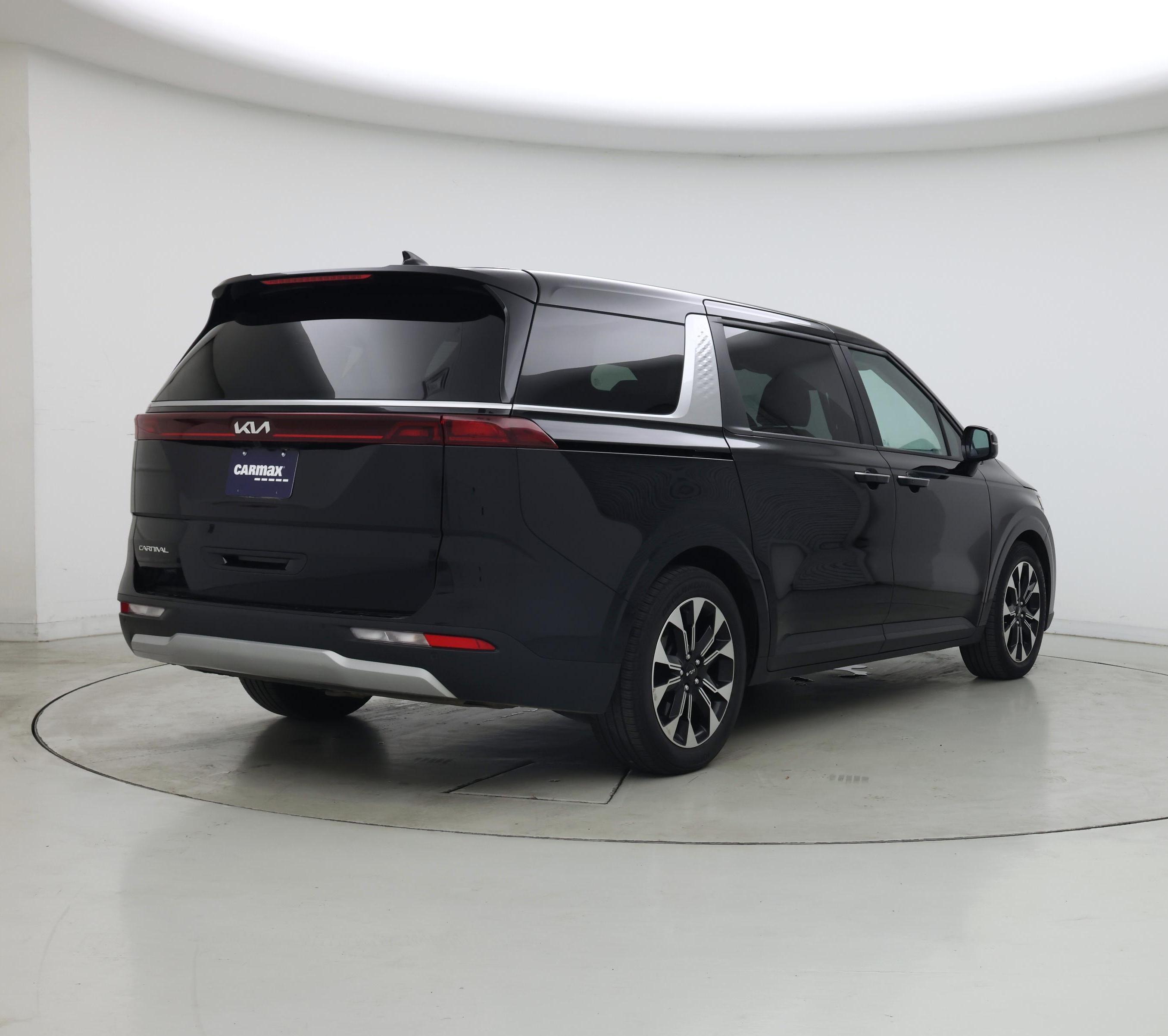 Thumbnail: 2023 Kia Carnival - 8