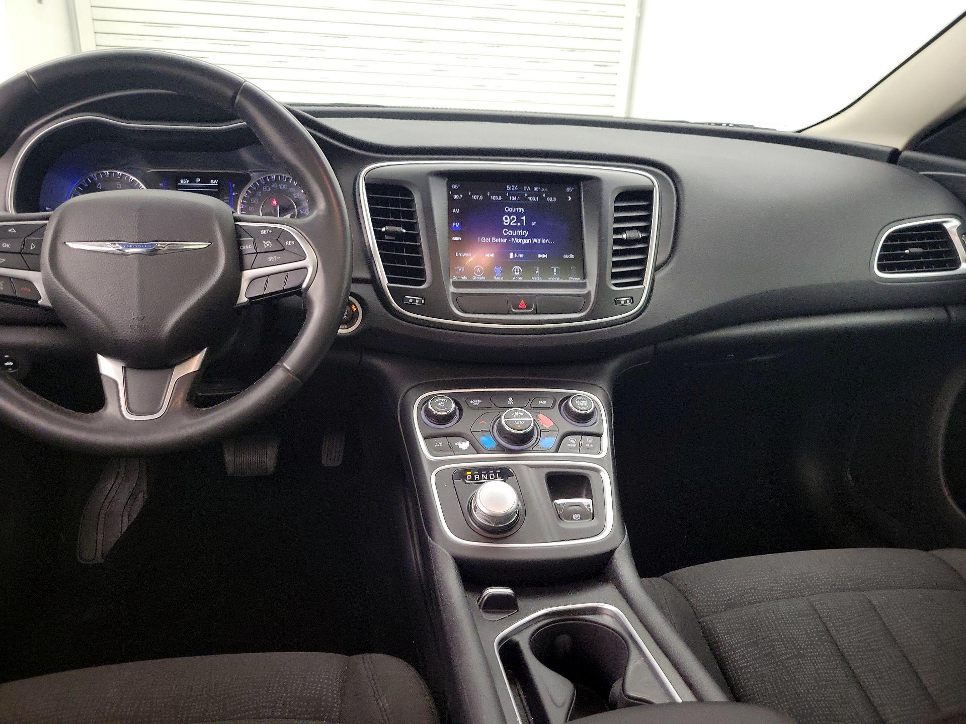 Thumbnail: 2016 Chrysler 200 - 9