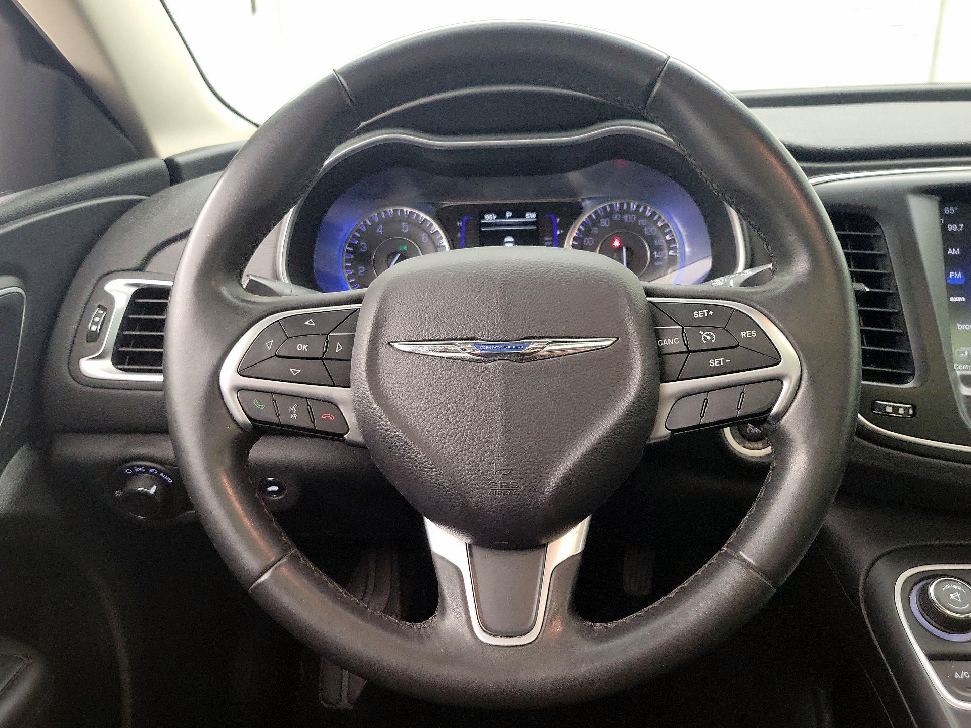 Thumbnail: 2016 Chrysler 200 - 10